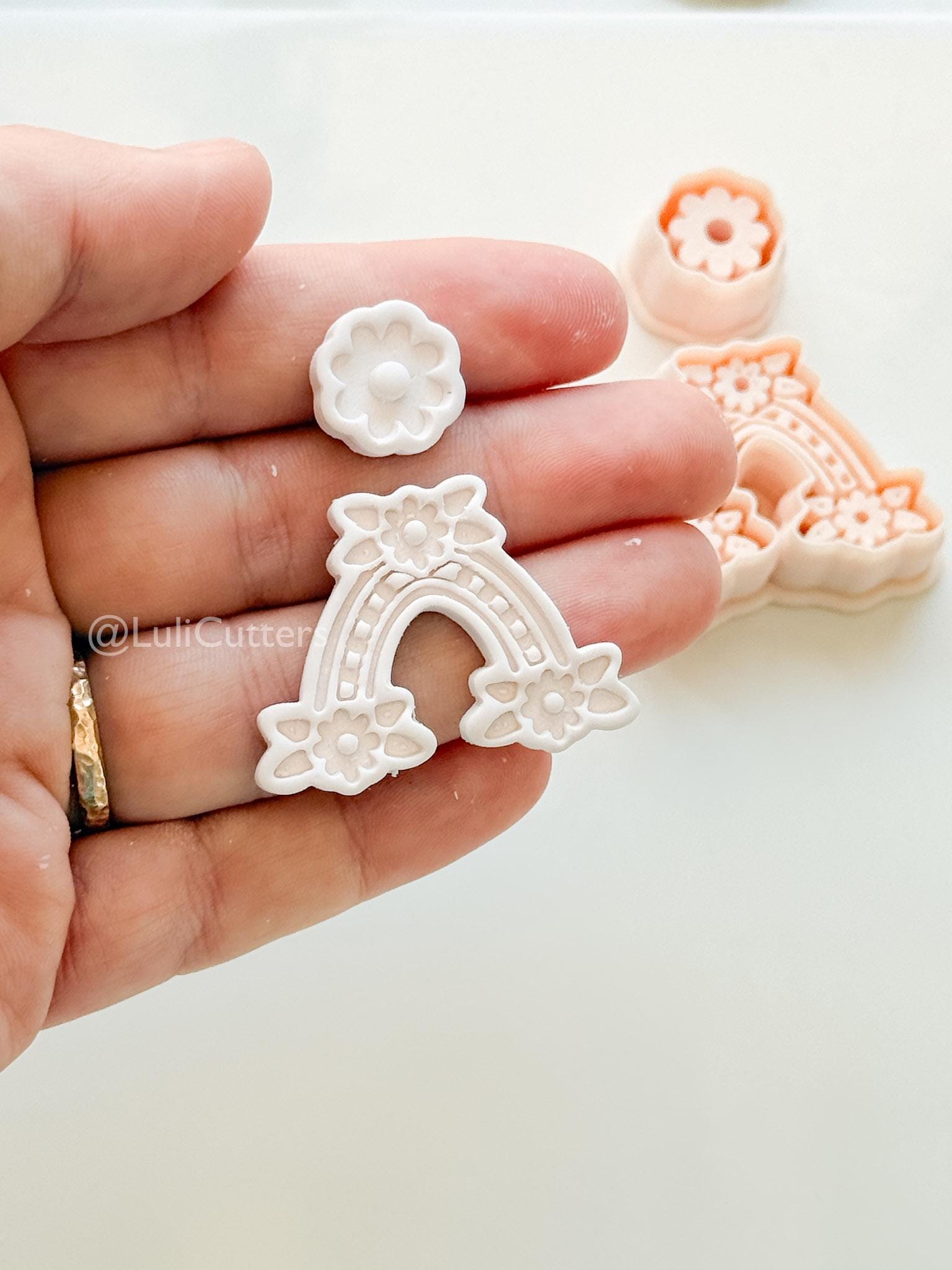Rainbow Daisy Cutter: Floral Arch Shape for Polymer Clay
