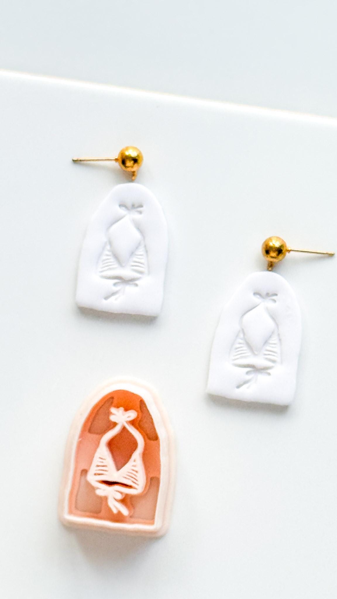 Bikini Top Cutter: Striped Swimsuit Design for Polymer Clay