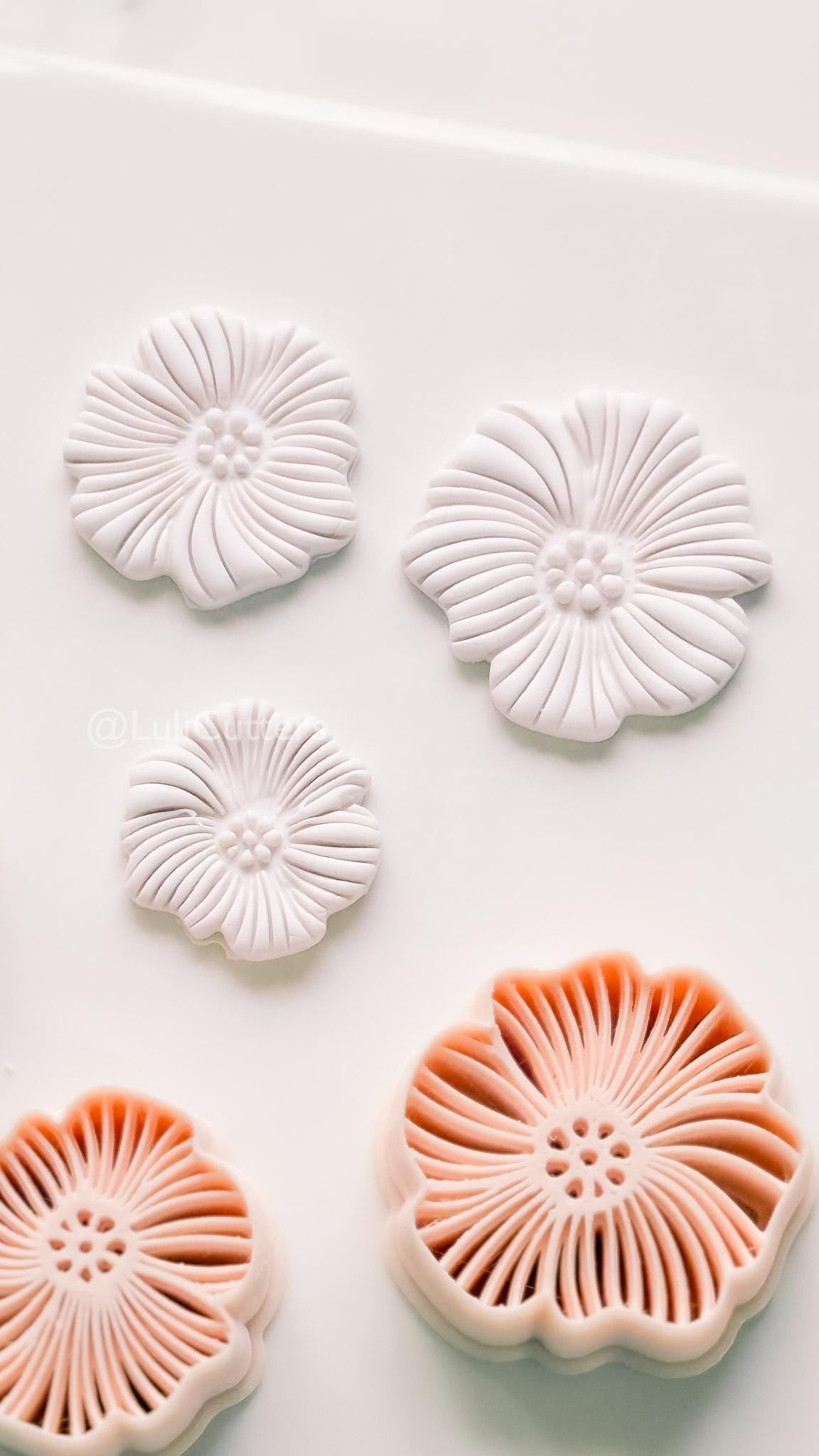 Ribbed Texture Flower Cutter: Intricate Layered Petal Design for Polymer Clay
