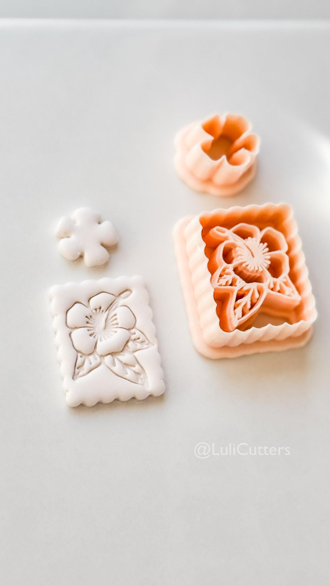 Hibiscus Scalloped Cutter: Detailed Flower & Geometric Shapes for Polymer Clay