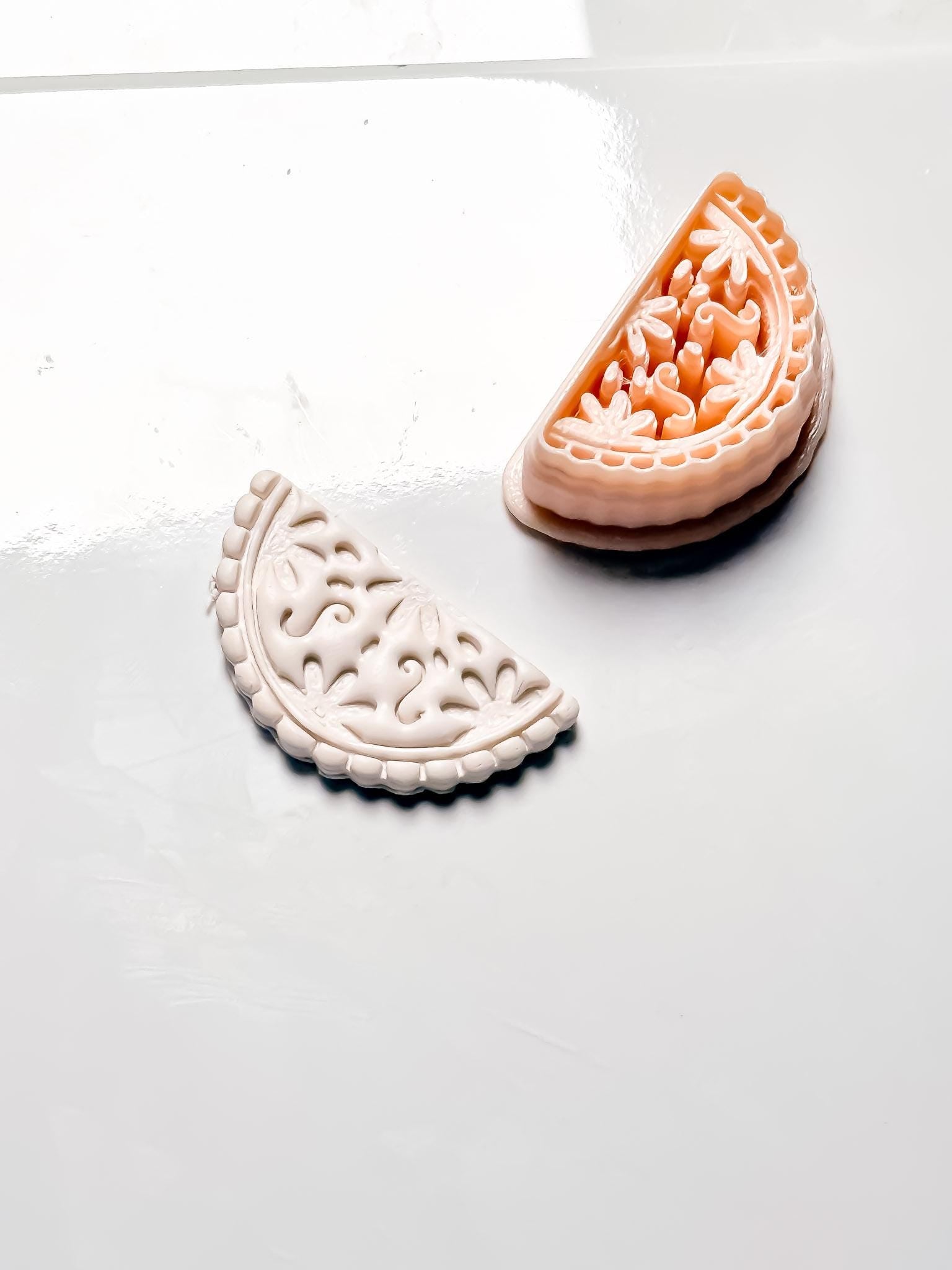 Bloom Watermelon Cutter: Detailed Floral Pattern for Polymer Clay