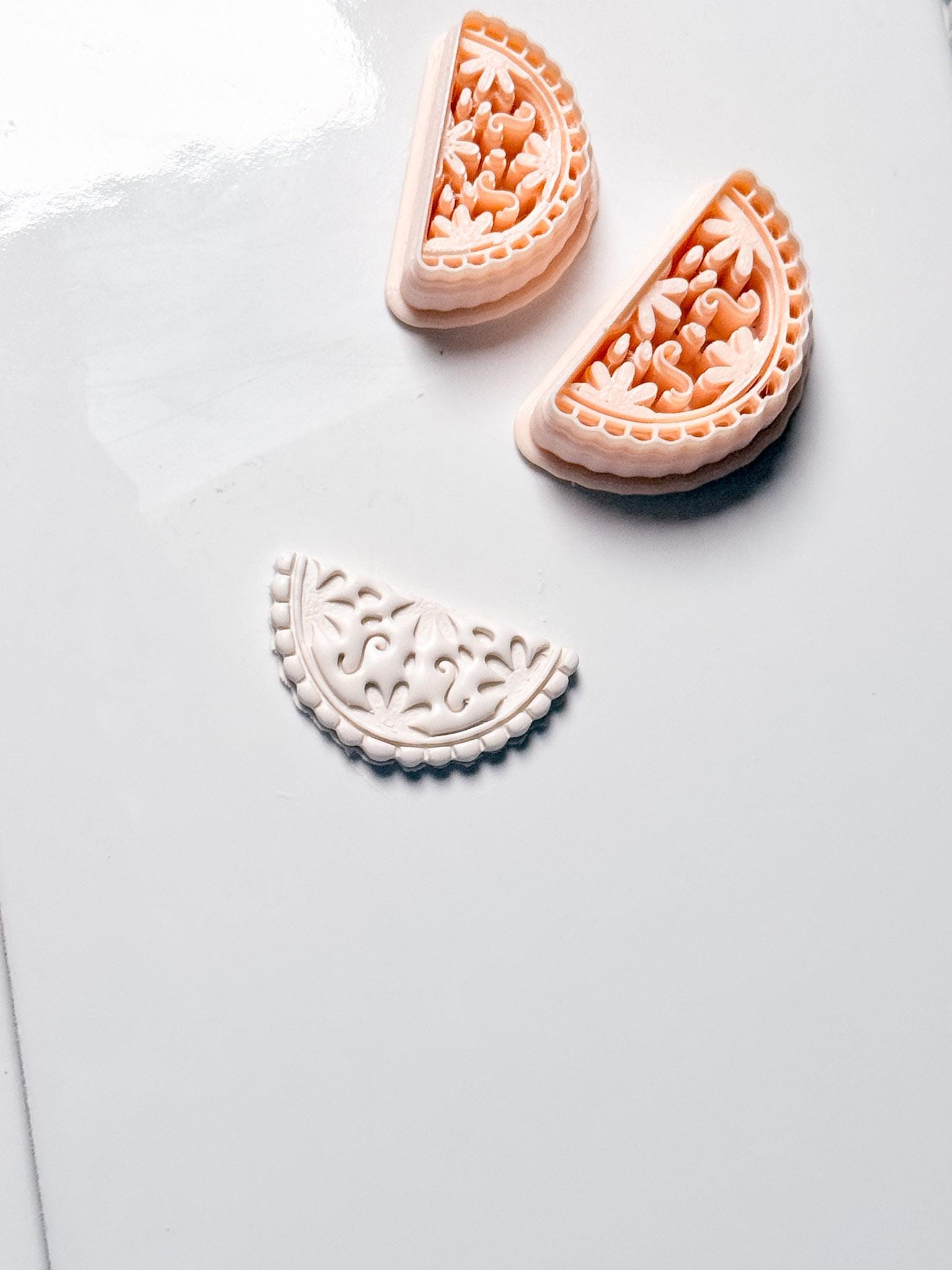 Bloom Watermelon Cutter: Detailed Floral Pattern for Polymer Clay