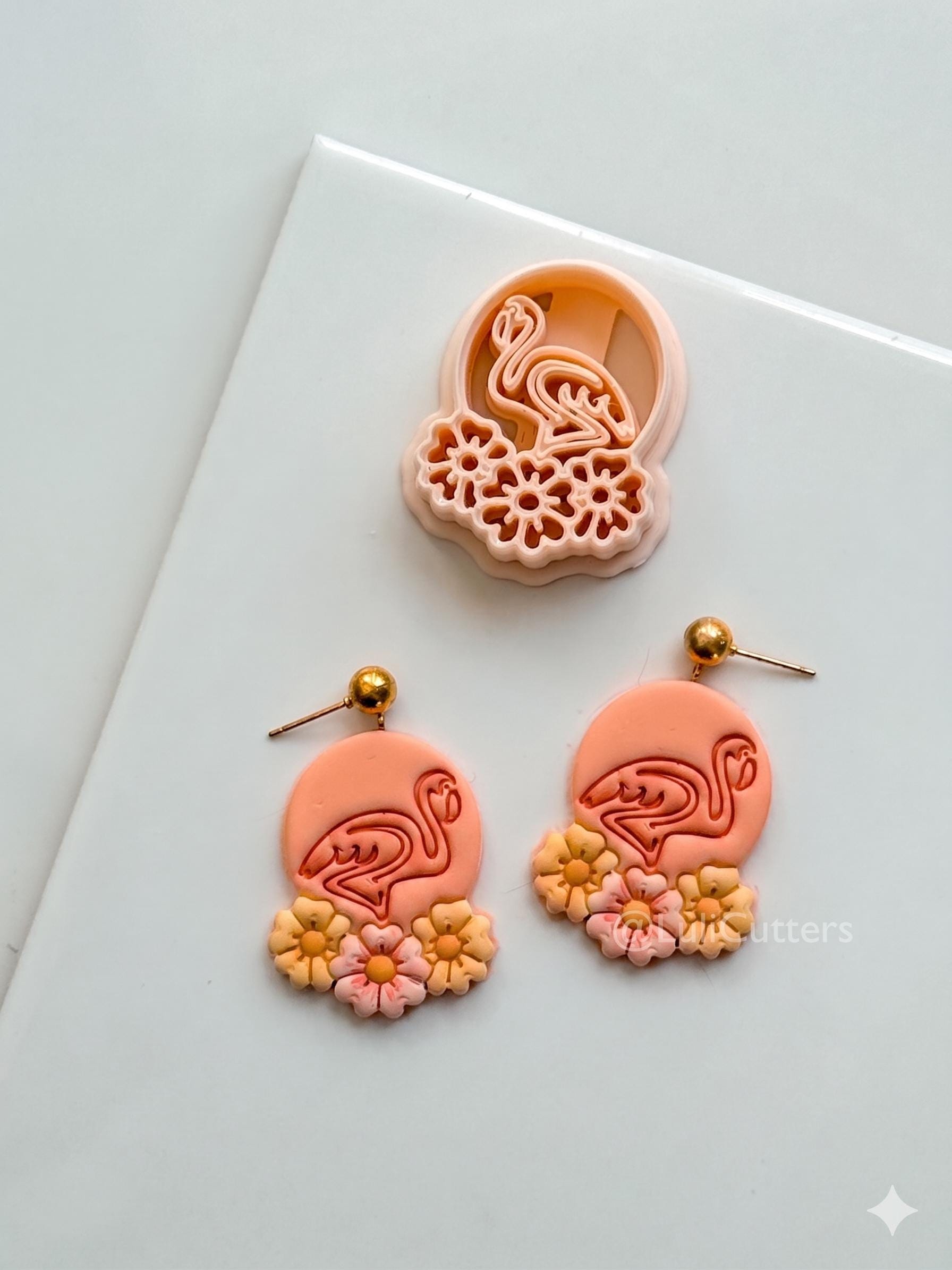Floral Flamingo Badge Cutter: Tropical Bird Arch for Polymer Clay