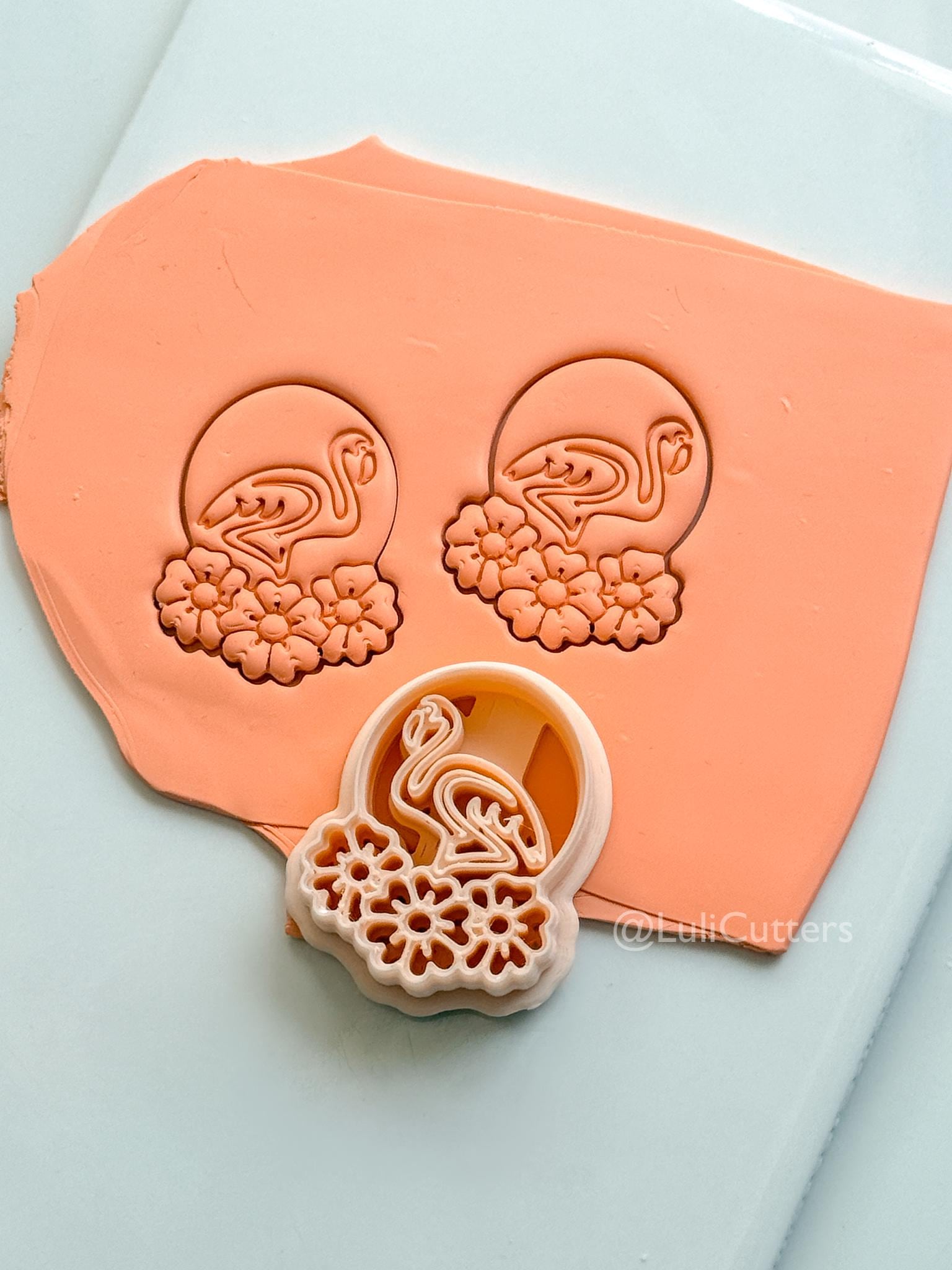 Floral Flamingo Badge Cutter: Tropical Bird Arch for Polymer Clay
