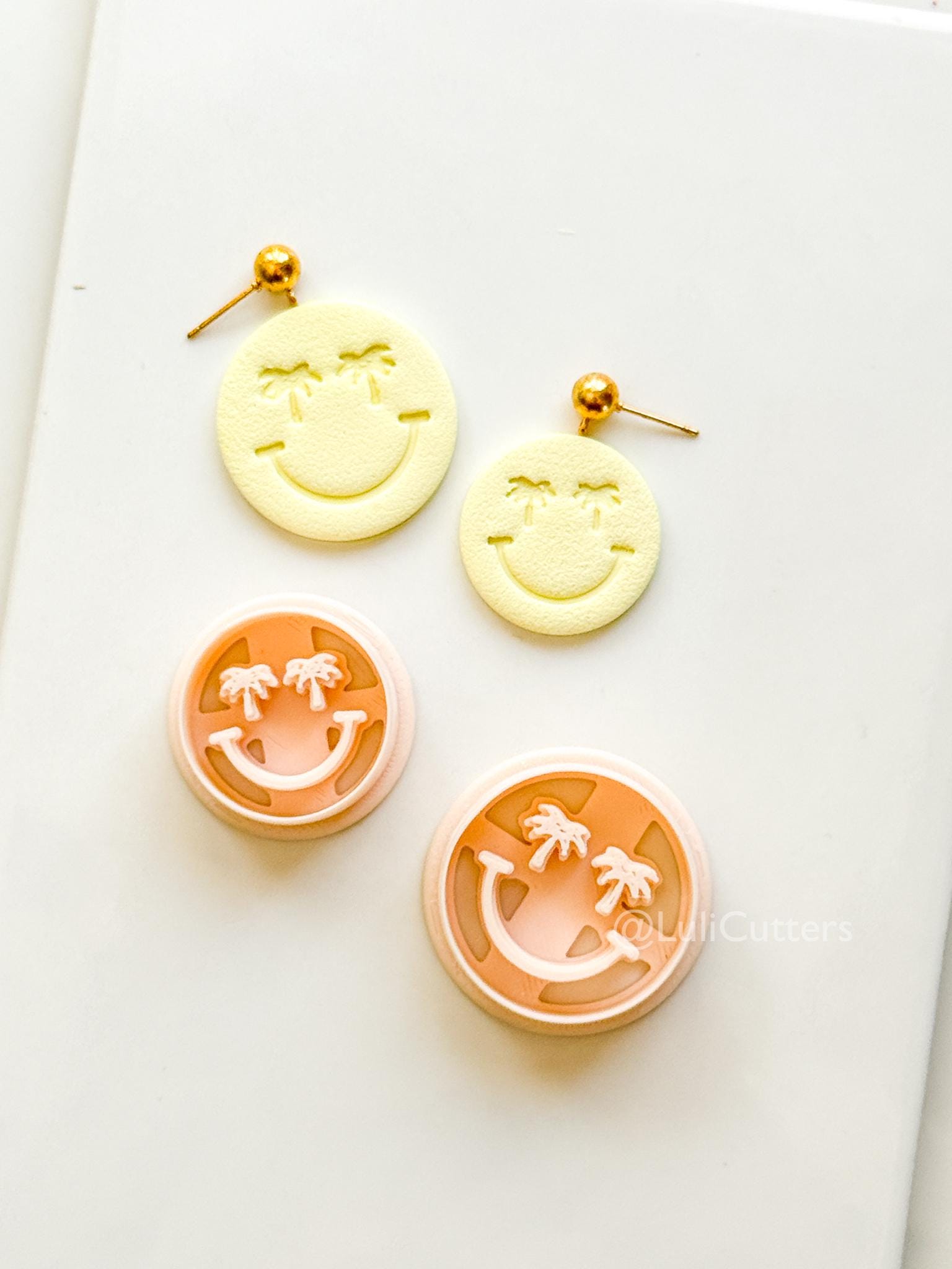 Palm Tree Smiley Cutter: Tropical Face Shape for Polymer Clay