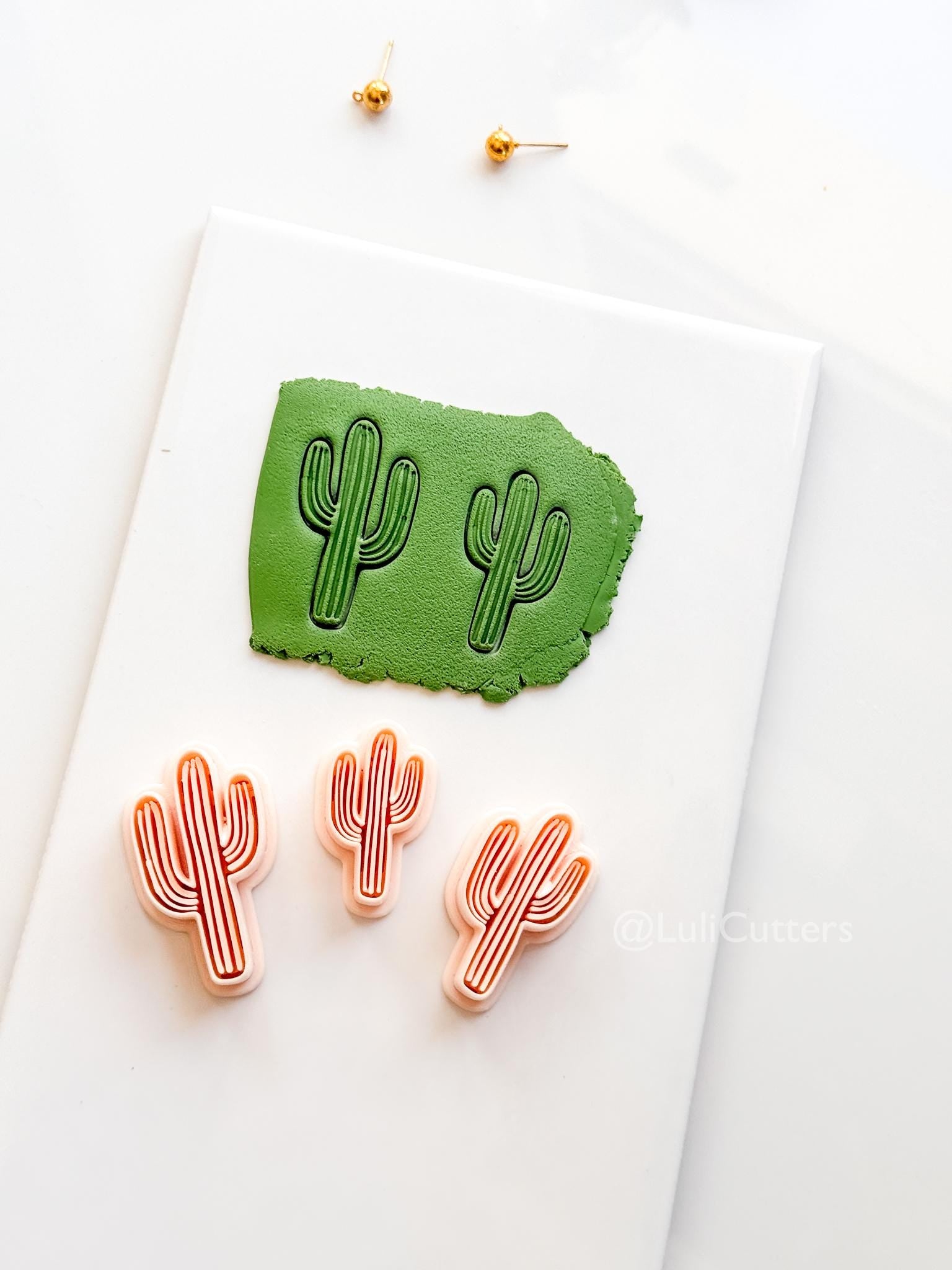 Ribbed Cactus Cutter: Desert Saguaro Shape for Polymer Clay