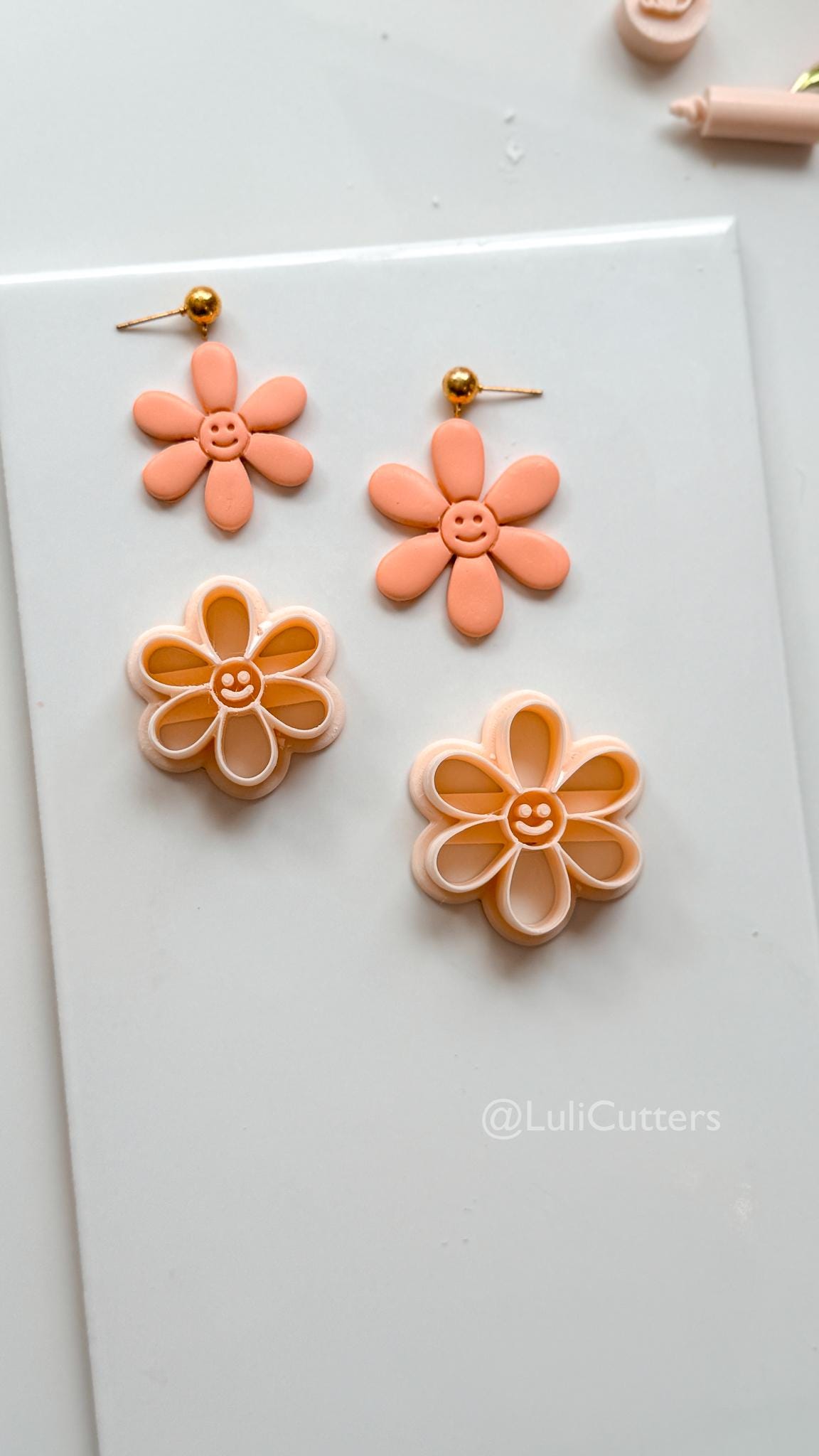 Happy Daisy Cutter: Smiling Flower Shape for Polymer Clay