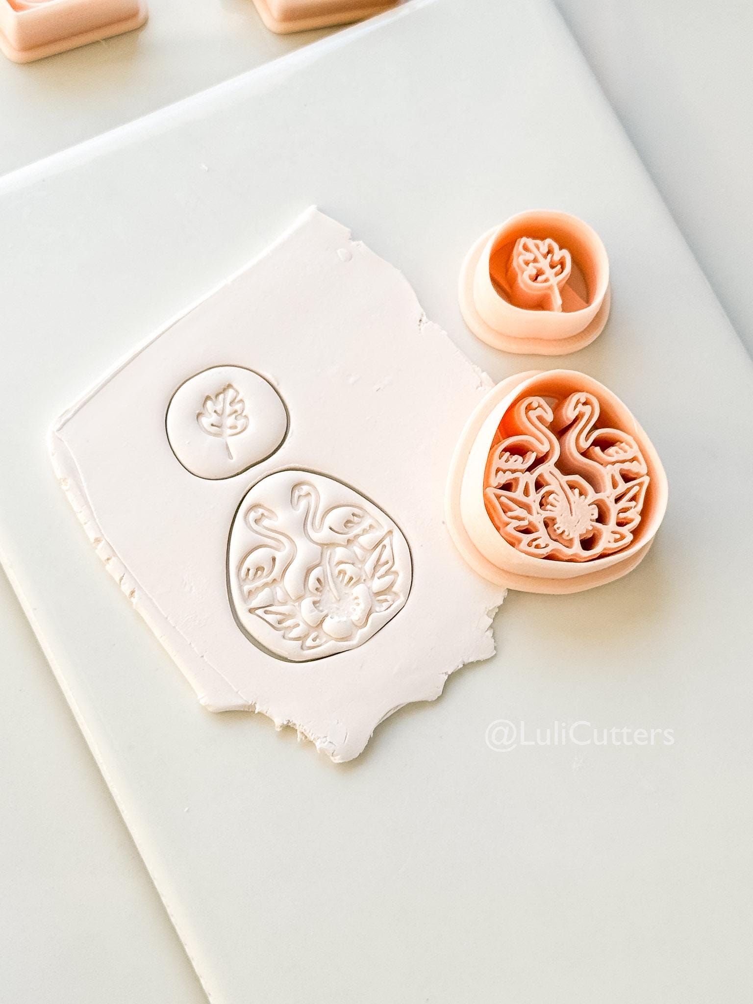 Flamingo Floral Teardrop Cutter: Tropical Bird and Hibiscus Shape for Polymer Clay