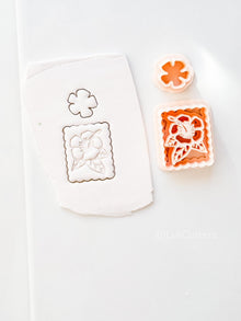 Hibiscus Scalloped Cutter: Detailed Flower & Geometric Shapes for Polymer Clay