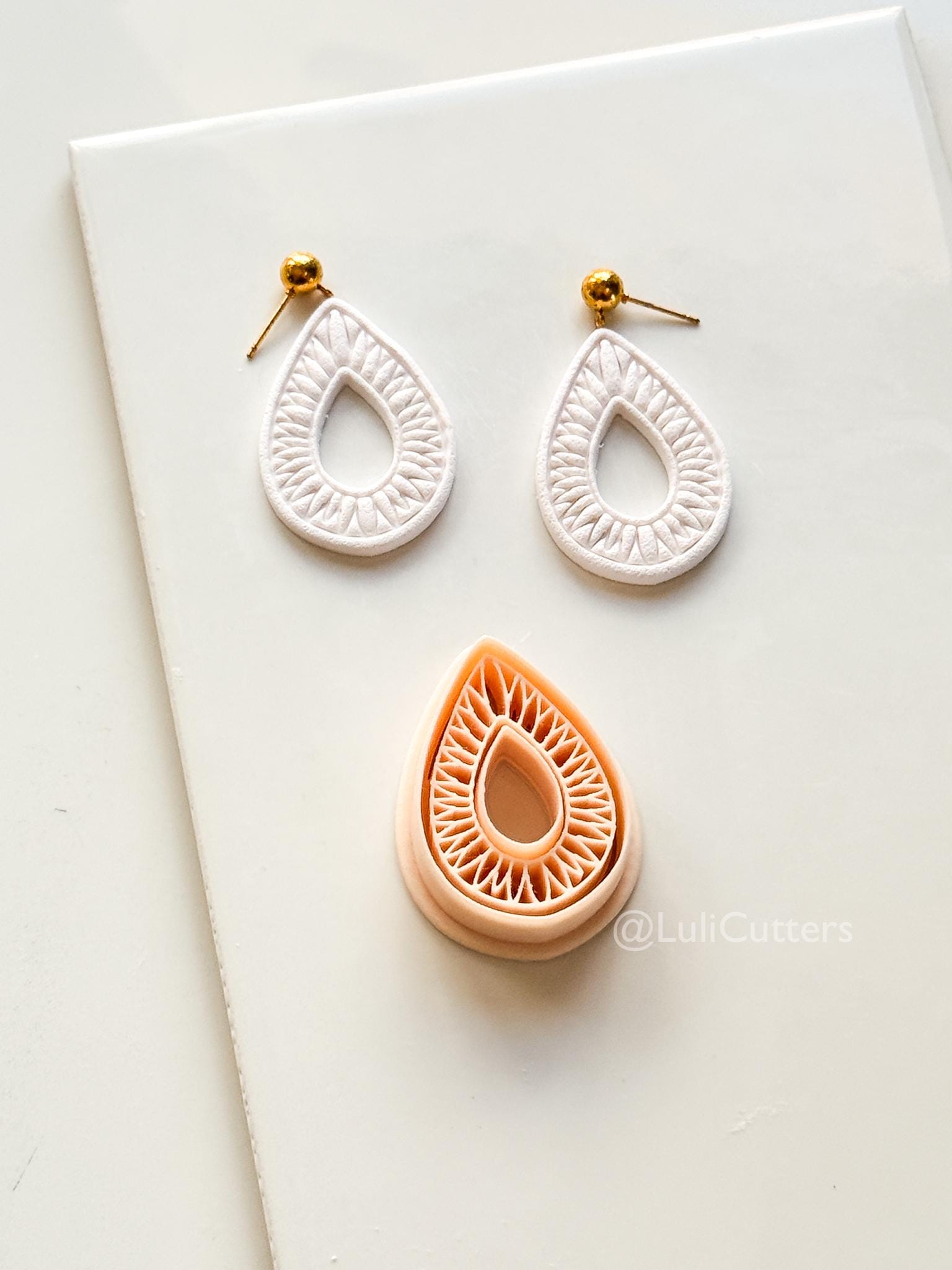 Ribbed Drop Cutter, Teardrop shape clay cutter for Earrings