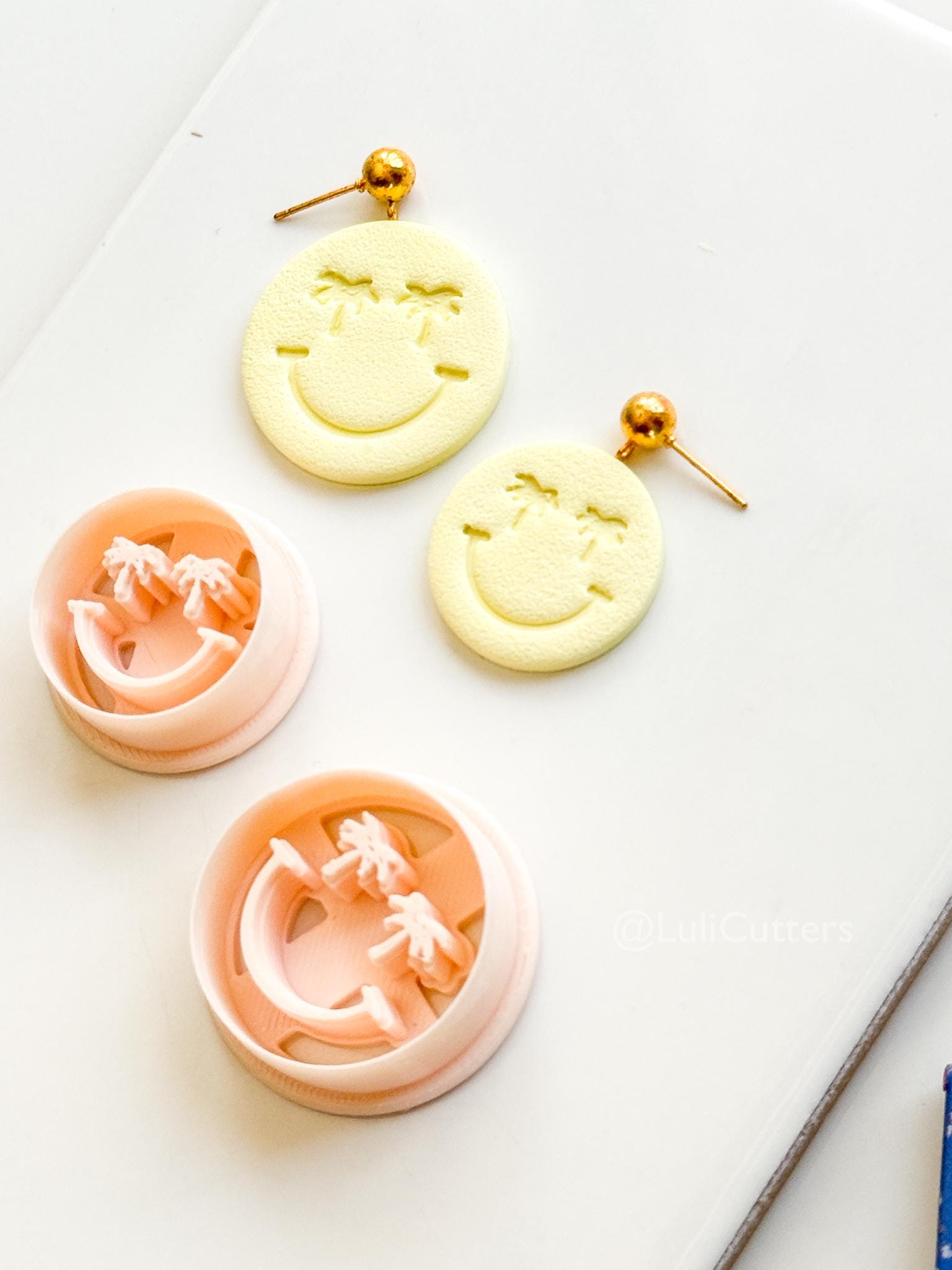 Palm Tree Smiley Cutter: Tropical Face Shape for Polymer Clay