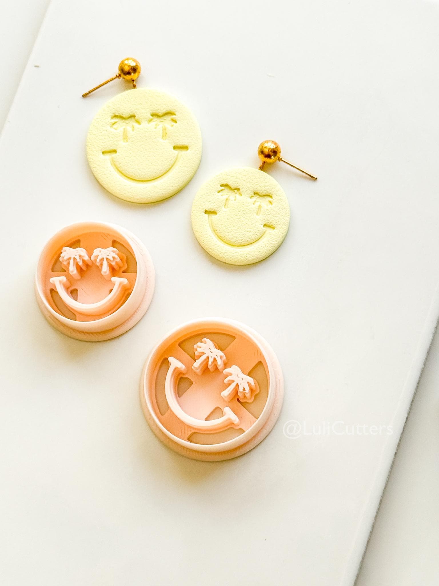 Palm Tree Smiley Cutter: Tropical Face Shape for Polymer Clay