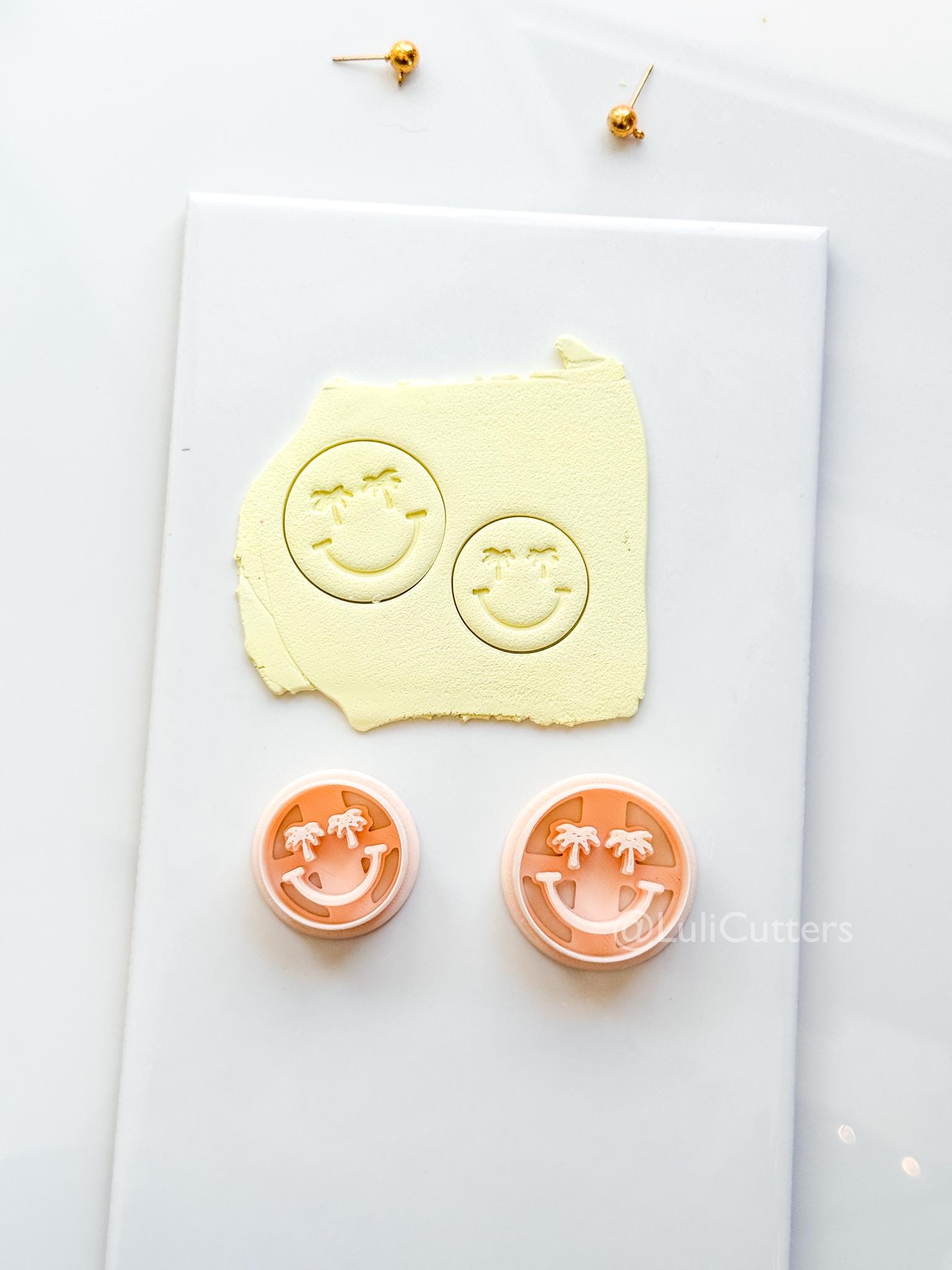 Palm Tree Smiley Cutter: Tropical Face Shape for Polymer Clay