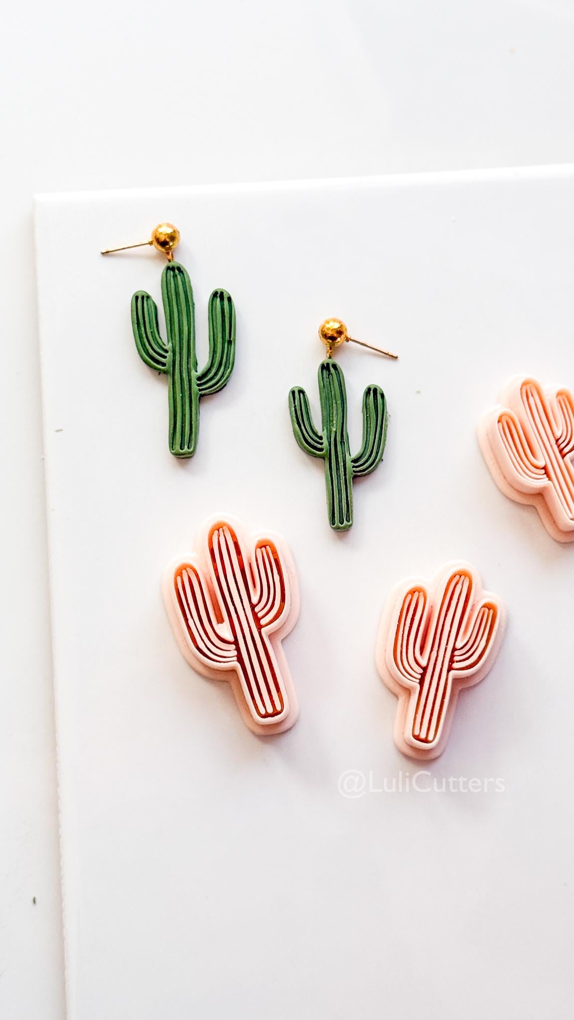 Ribbed Cactus Cutter: Desert Saguaro Shape for Polymer Clay