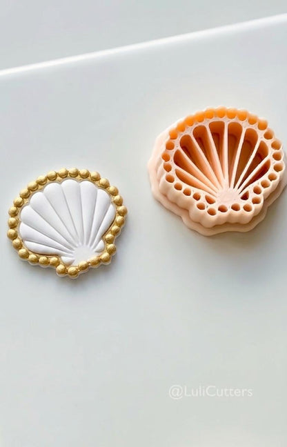 Bead Frame Shell Cutter: Scallop Shell with beaded edge