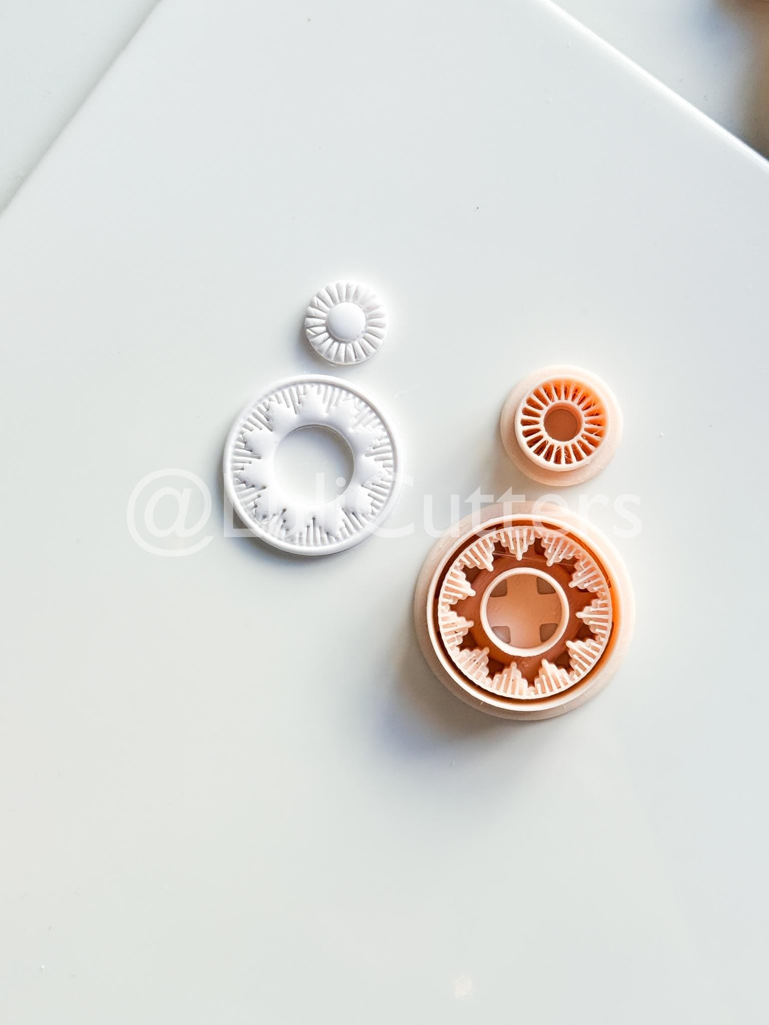 Raying Circle Dangle Cutter: Sunburst Hoop Design for Polymer Clay