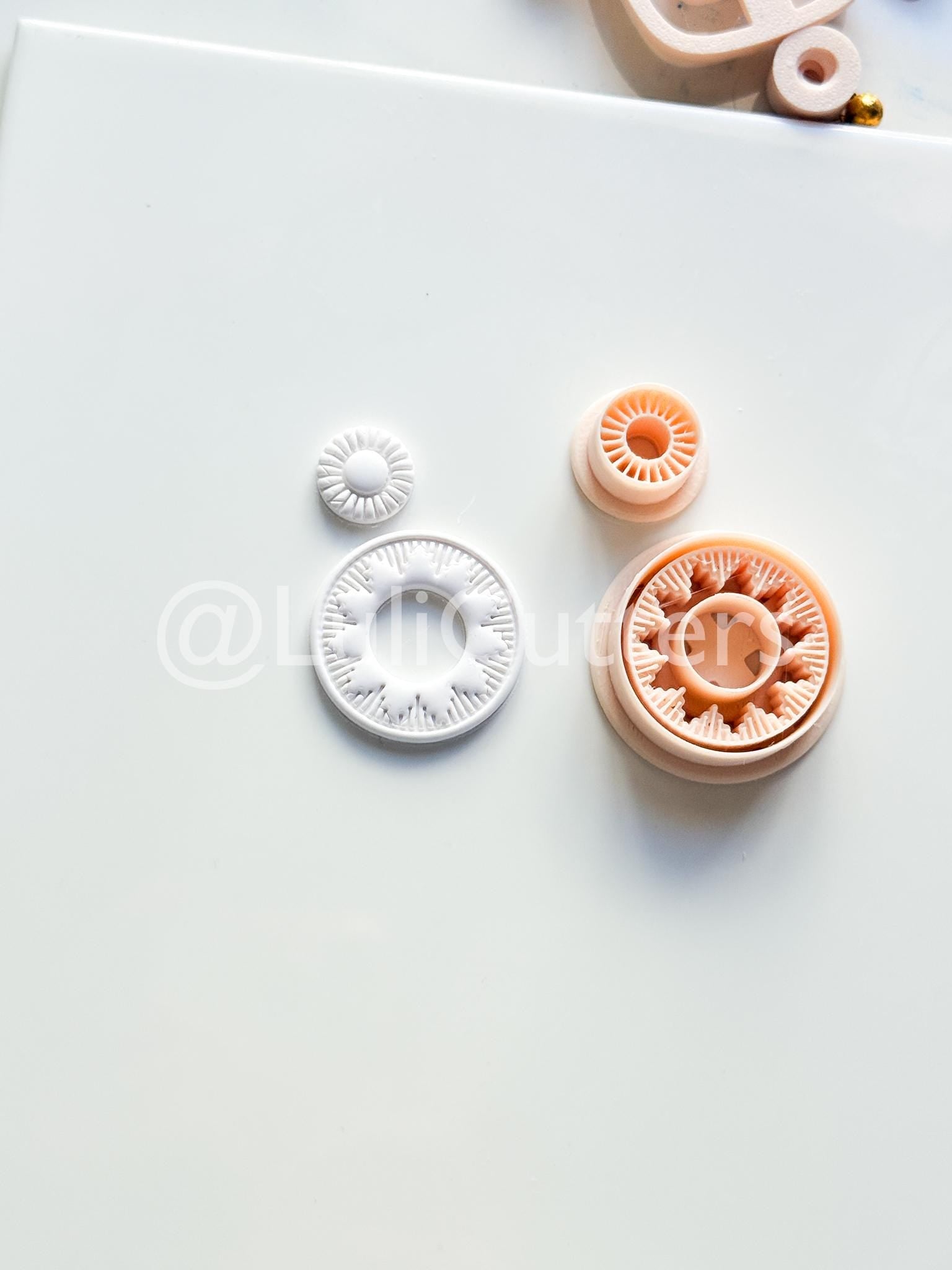 Raying Circle Dangle Cutter: Sunburst Hoop Design for Polymer Clay