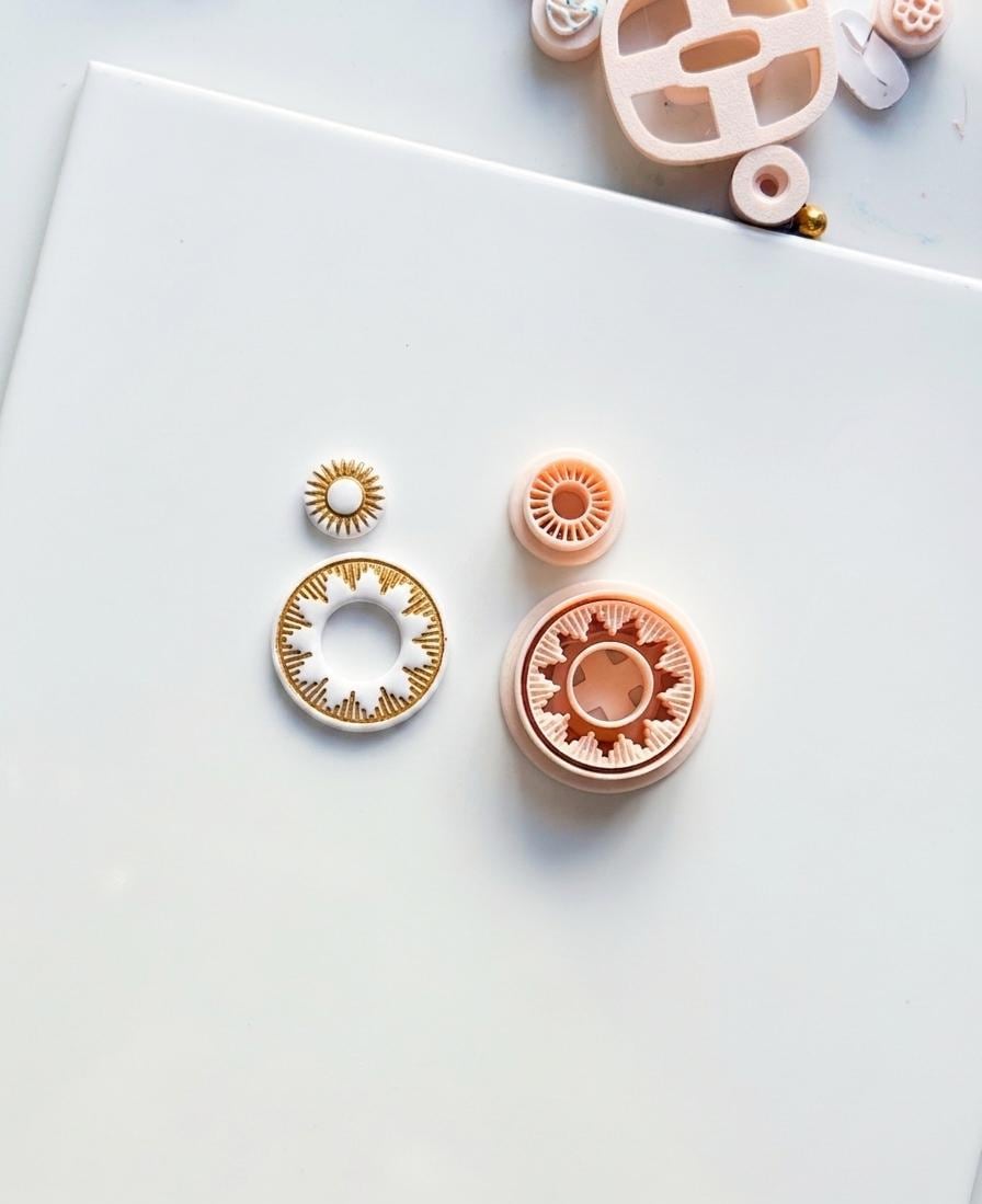 Raying Circle Dangle Cutter: Sunburst Hoop Design for Polymer Clay