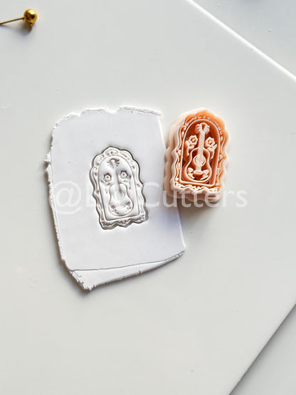 Guitar Solo Cutter: Floral Acoustic Instrument Design for Polymer Clay