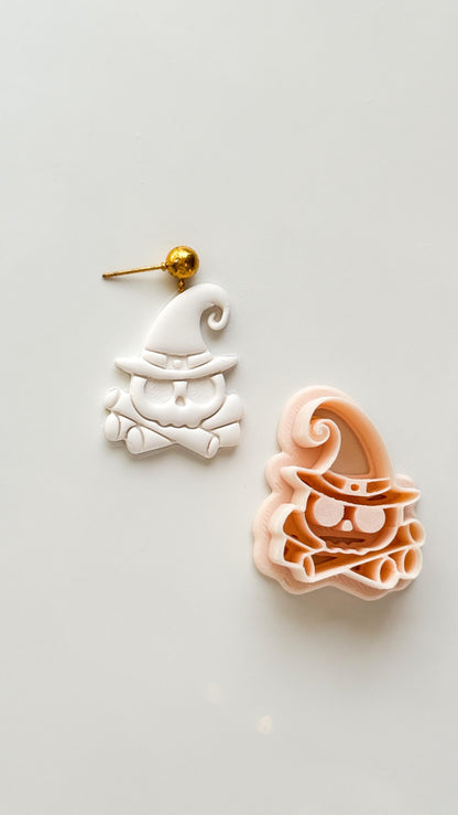 Witchy Bonefire Cutter: Skull With Crossed Bones for Polymer Clay