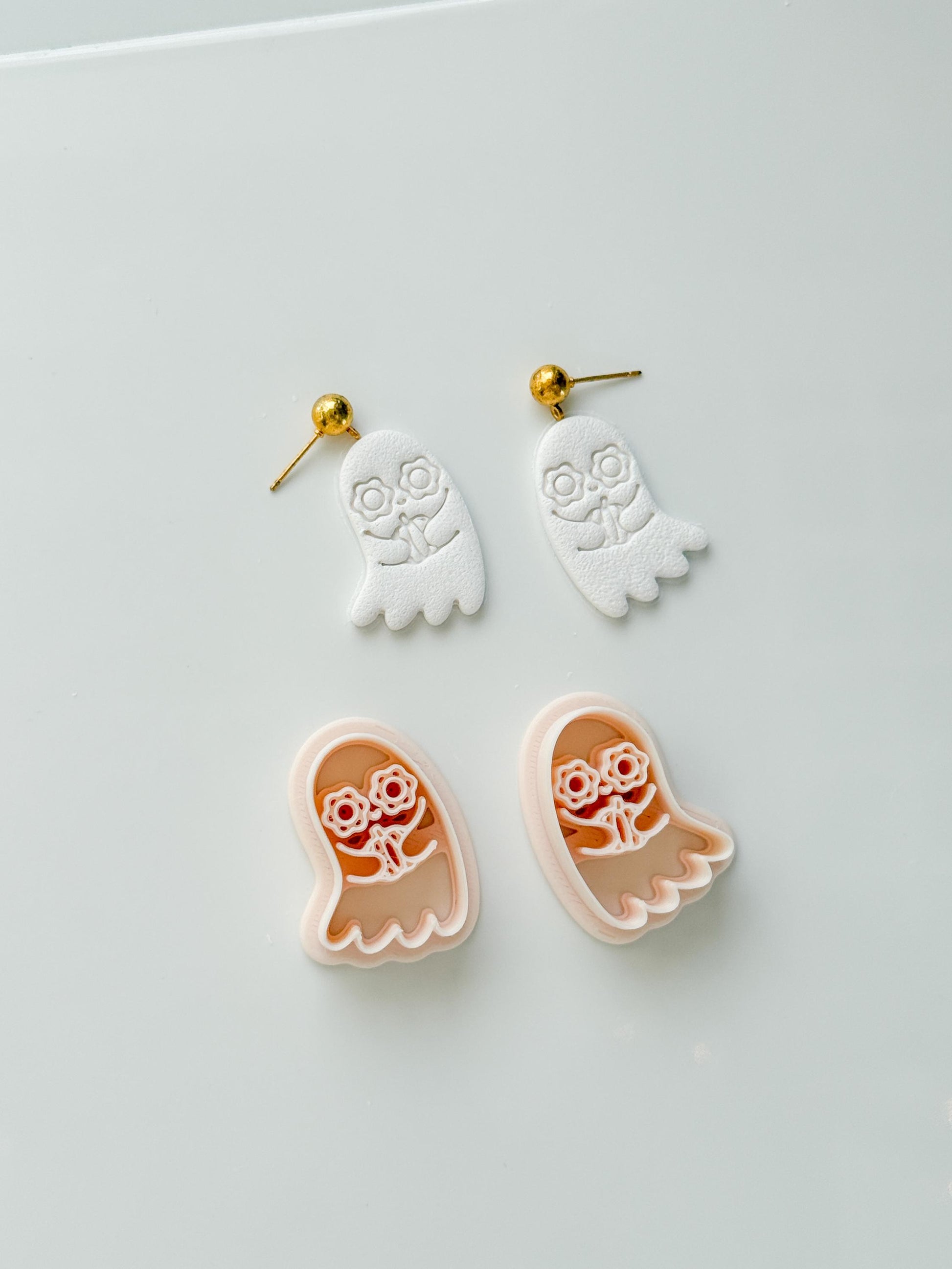 Floral Ghostie Cutter: Flower Eyed Ghost Holding Pumpkin for Polymer Clay