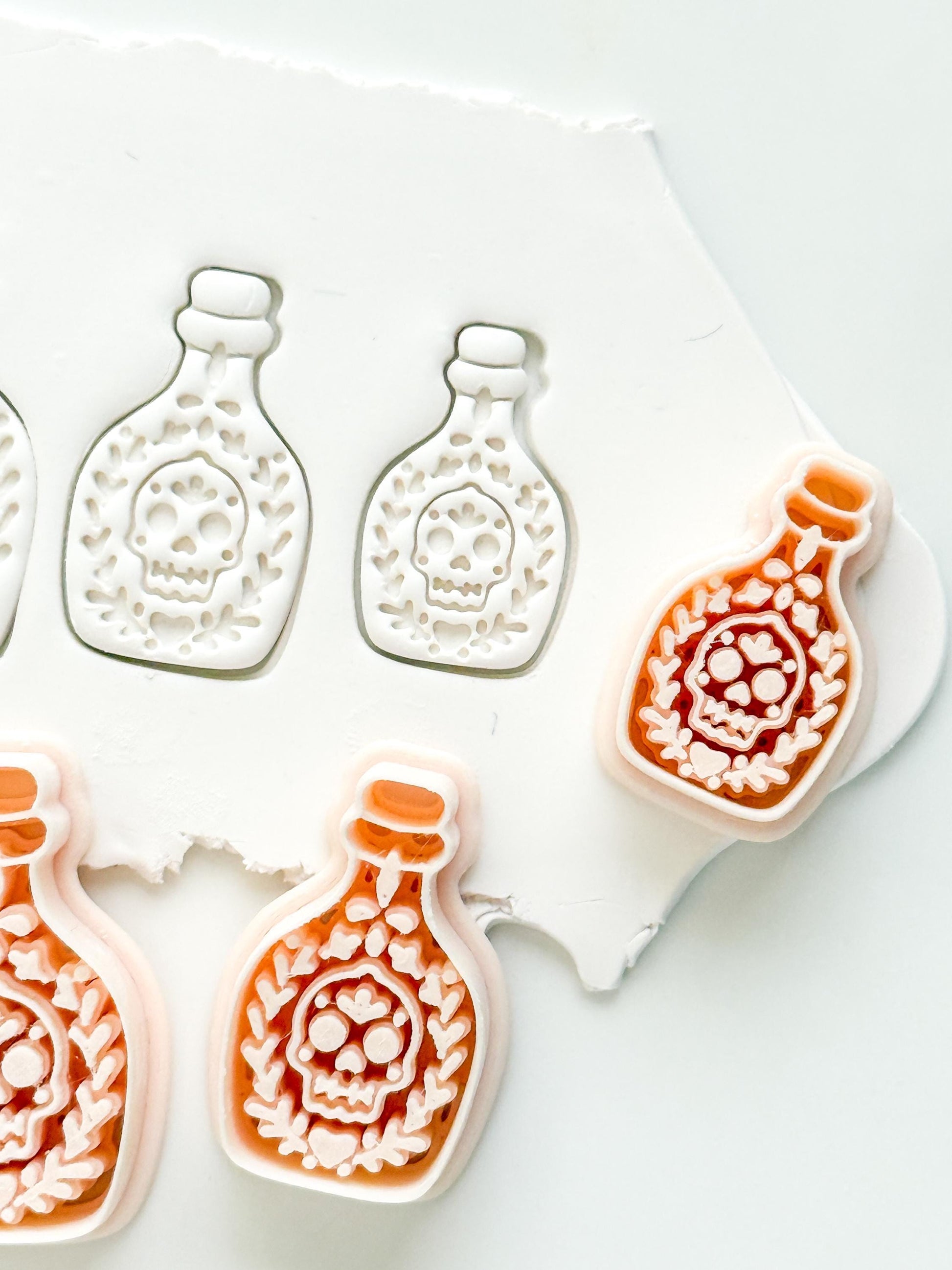 Folk Skull Potion Cutter: Floral Skull Bottle Dangle Shape for Polymer Clay