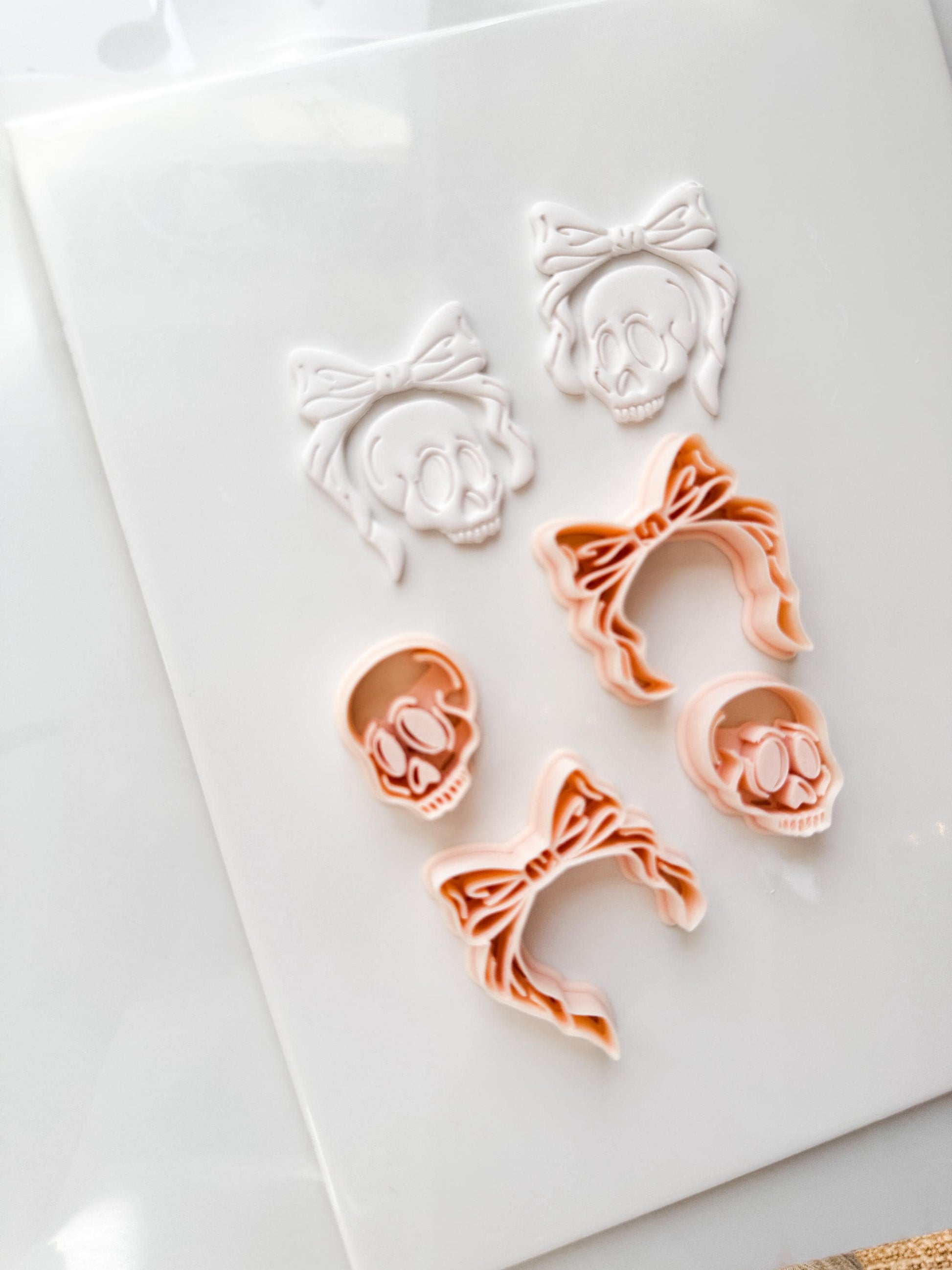 Layered Bow Skull Cutter: Gothic Skull Dangle Design for Polymer Clay