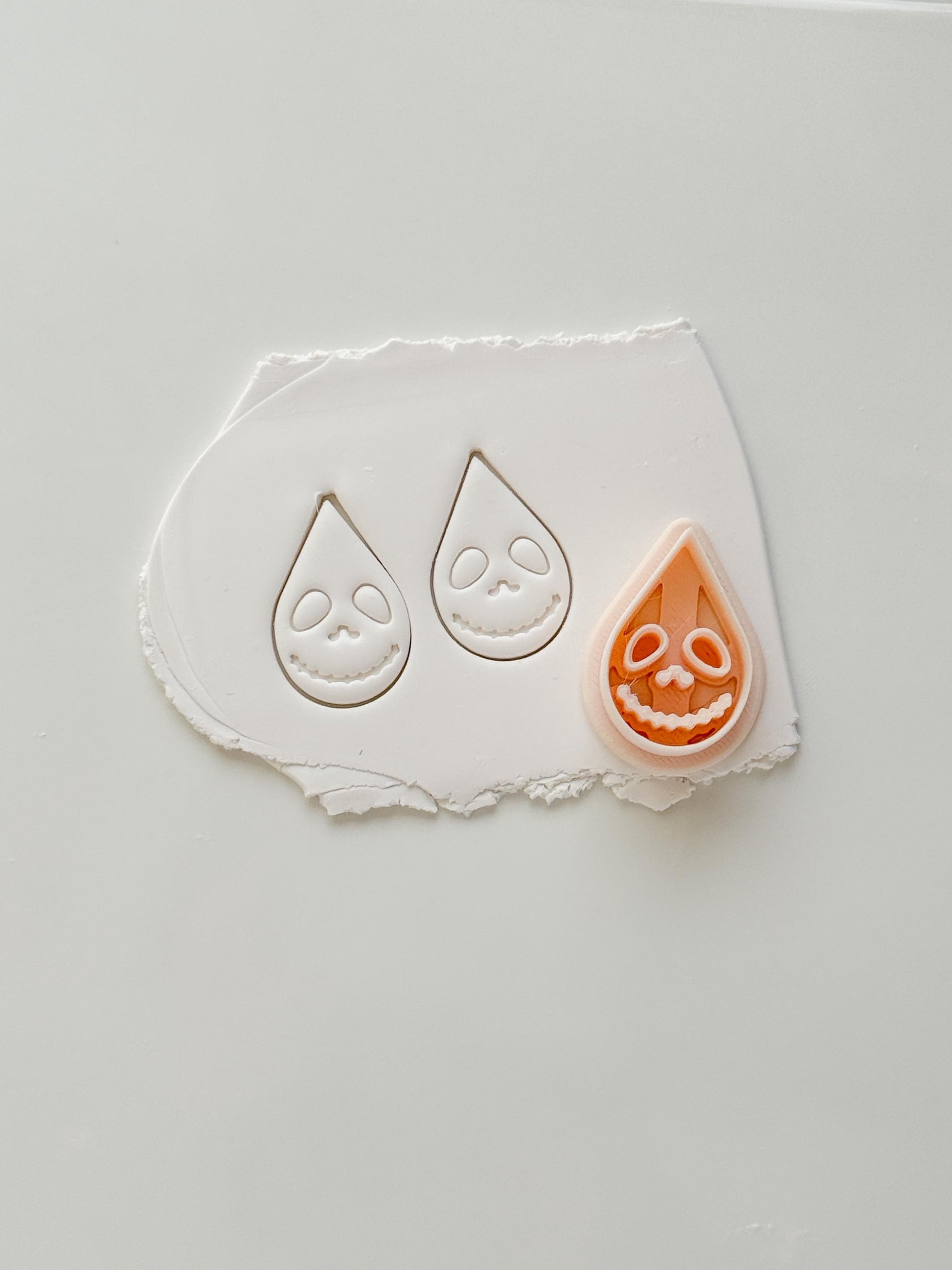 Teardrop Jack Cutter: Grinning Lantern Drop Shape for Polymer Clay