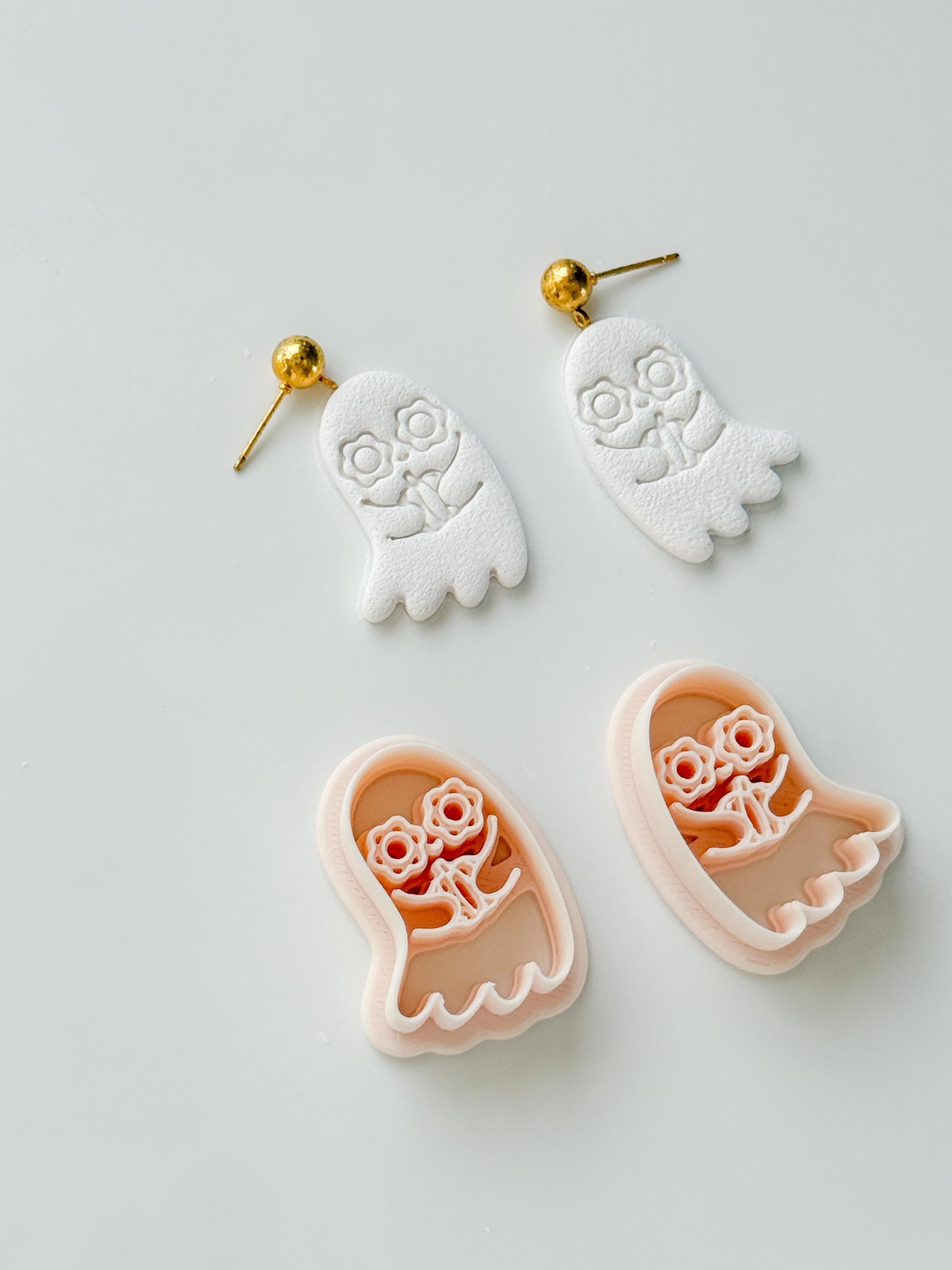 Floral Ghostie Cutter: Flower Eyed Ghost Holding Pumpkin for Polymer Clay