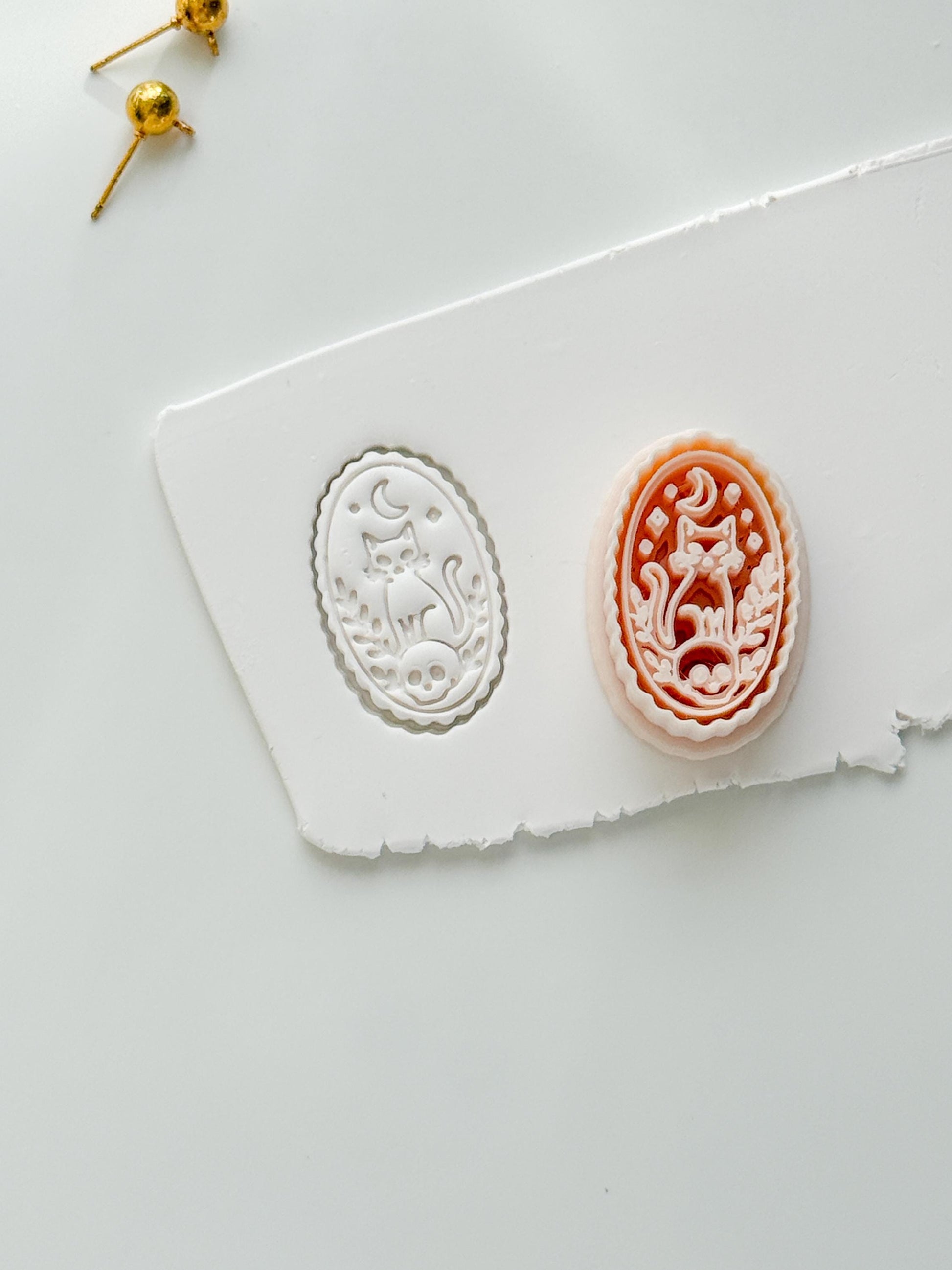 Moon Cat Charm Cutter: Crescent Feline Cameo Design for Polymer Clay