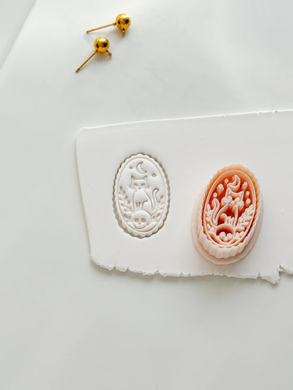 Moon Cat Charm Cutter: Crescent Feline Cameo Design for Polymer Clay