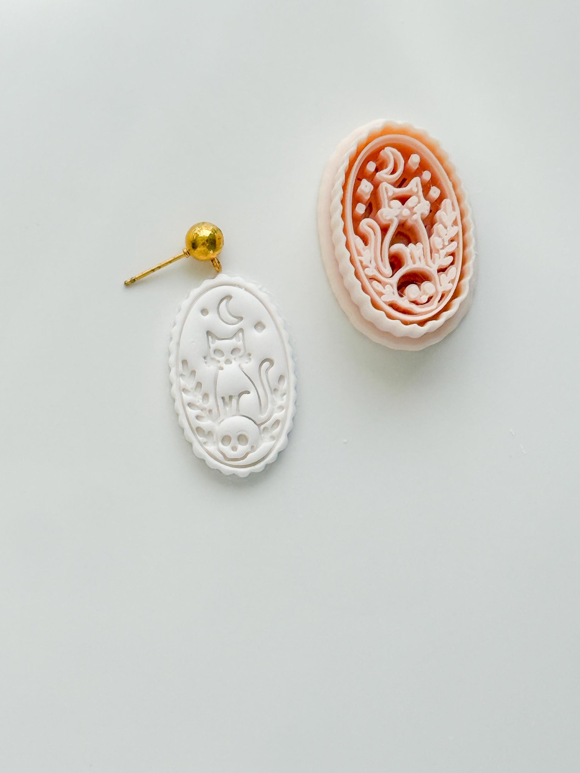 Moon Cat Charm Cutter: Crescent Feline Cameo Design for Polymer Clay