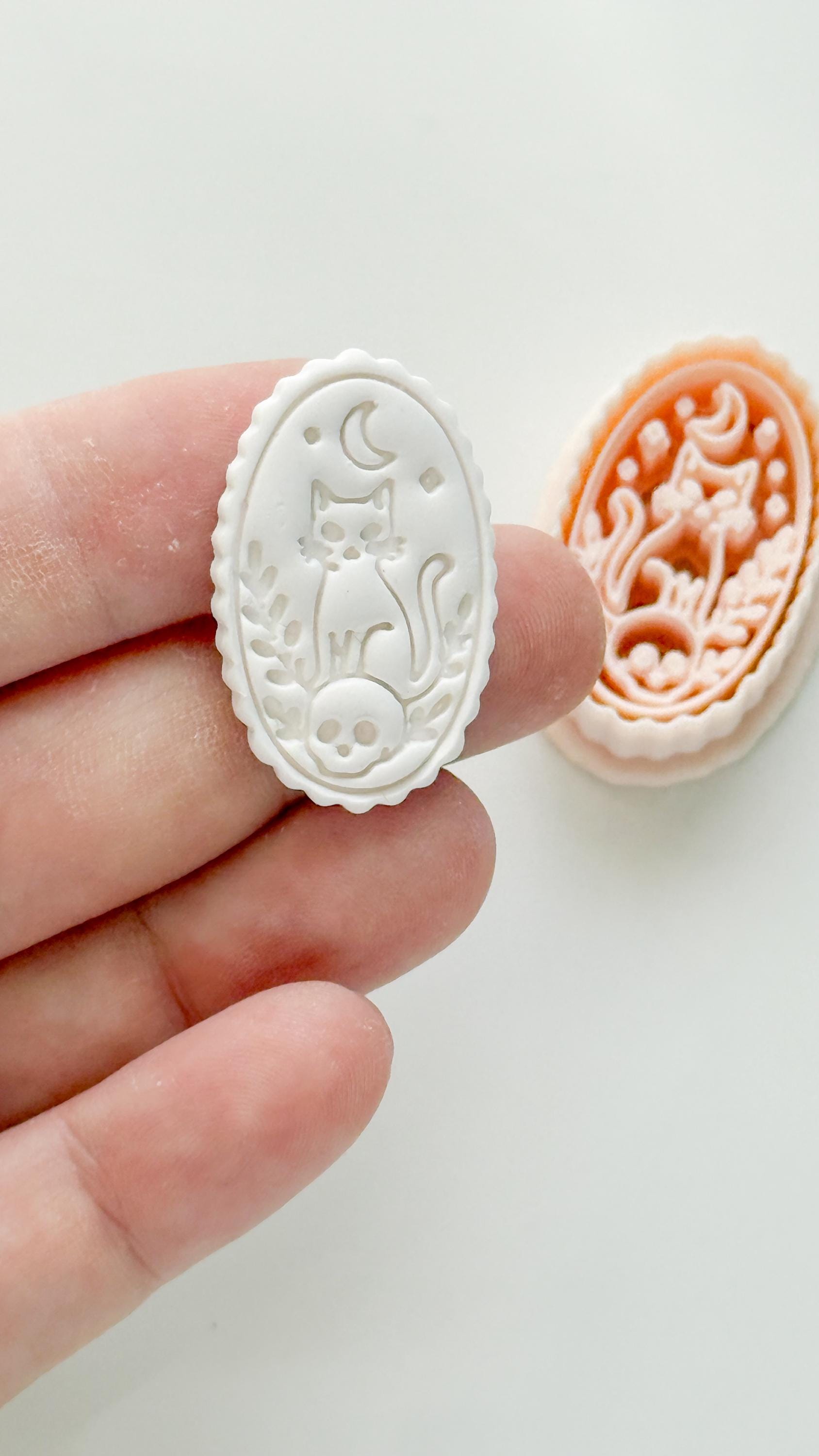 Moon Cat Charm Cutter: Crescent Feline Cameo Design for Polymer Clay