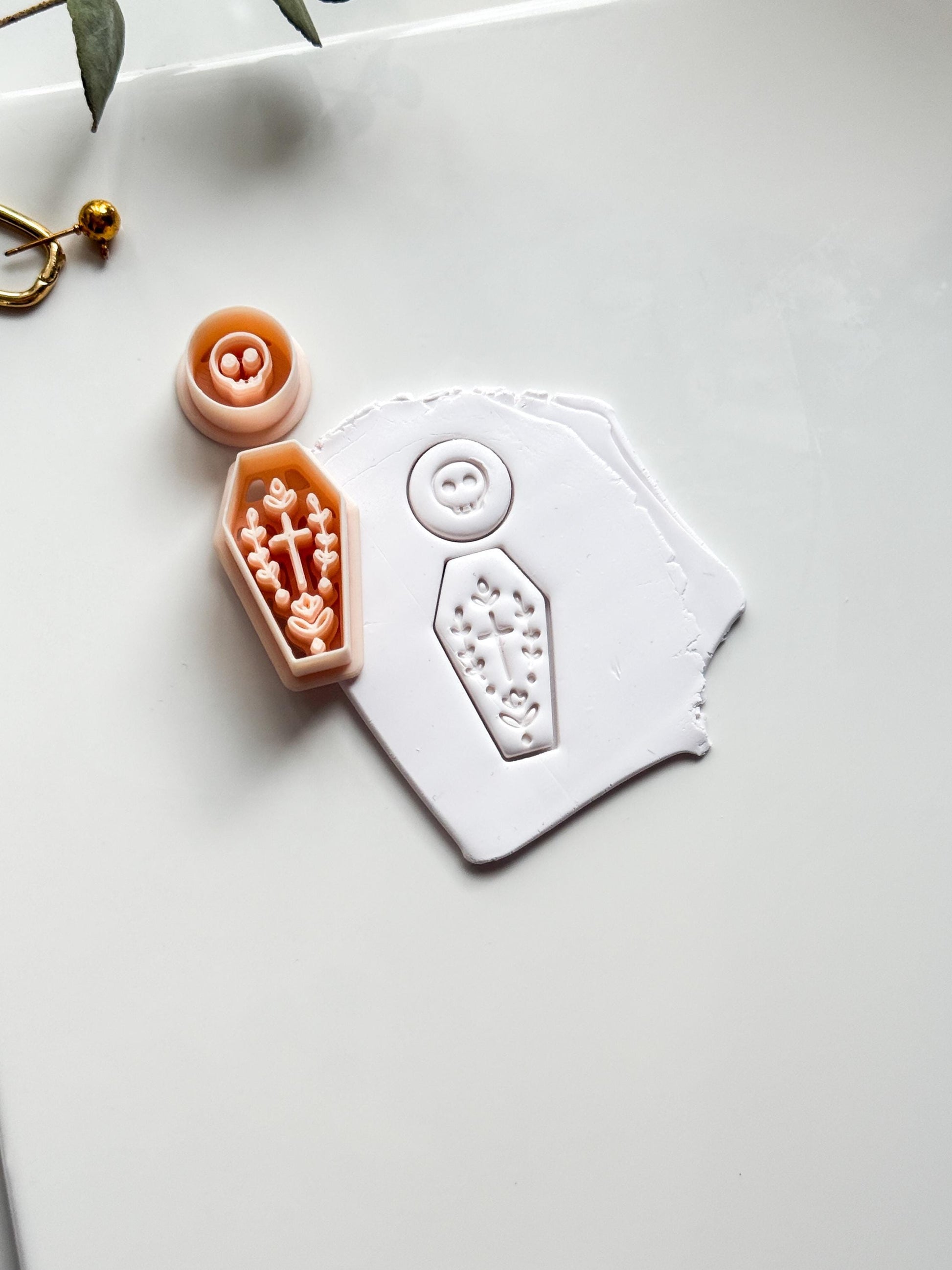 Skull Bloom Coffin Cutter: Floral Cross Coffin Dangle for Polymer Clay