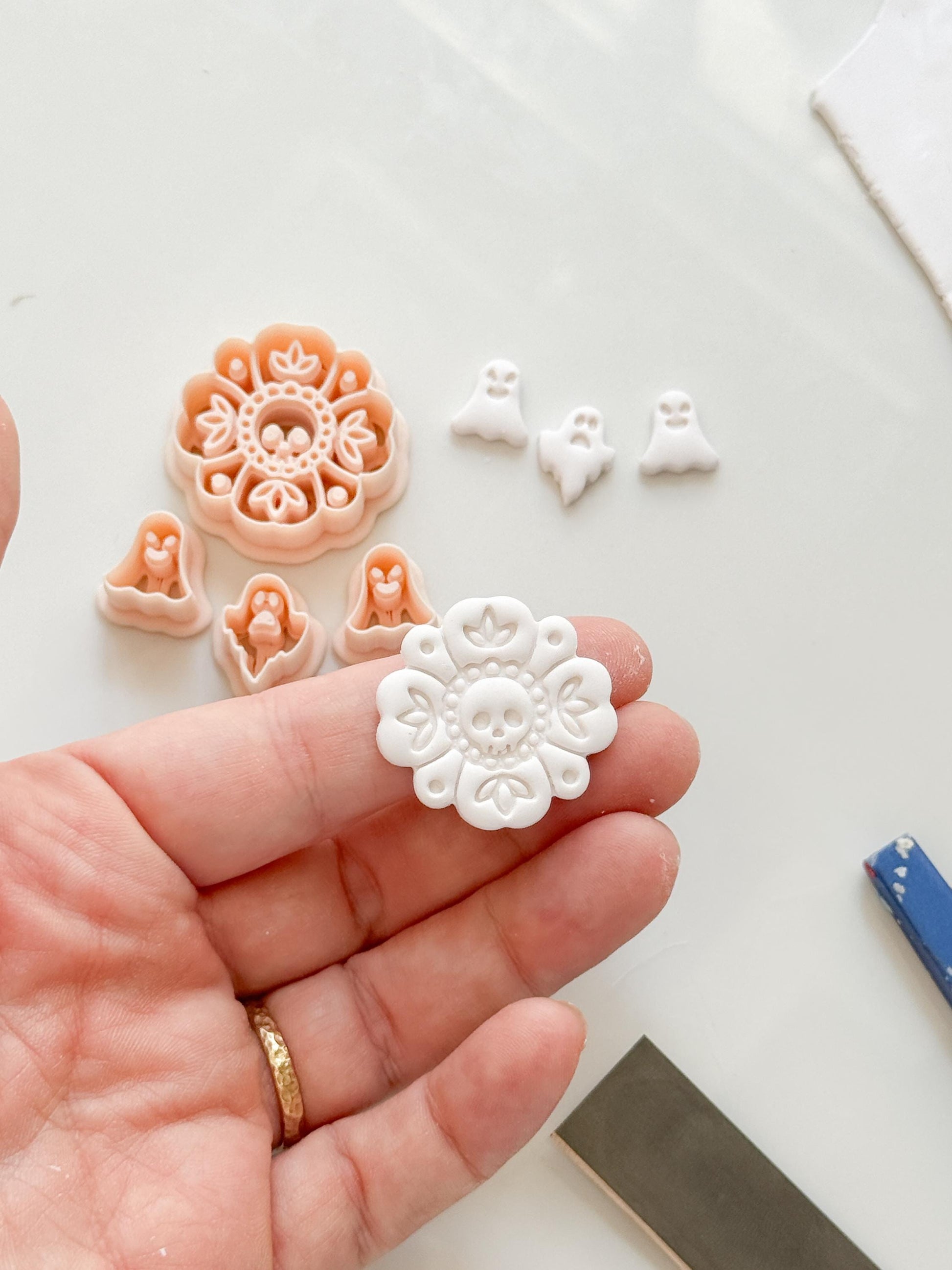 Folk Skull Flower Cutter Set: Floral Ghost Halloween Design for Polymer Clay