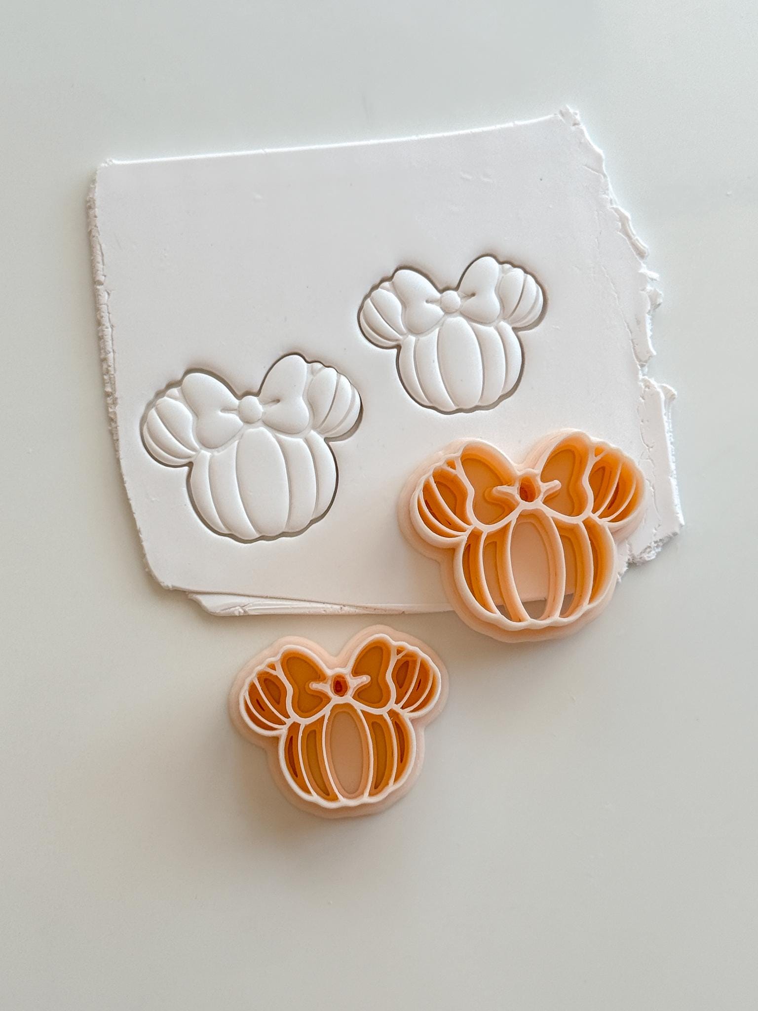 Mouse Pumpkin Cutter: Bow Pumpkin Shape for Polymer Clay