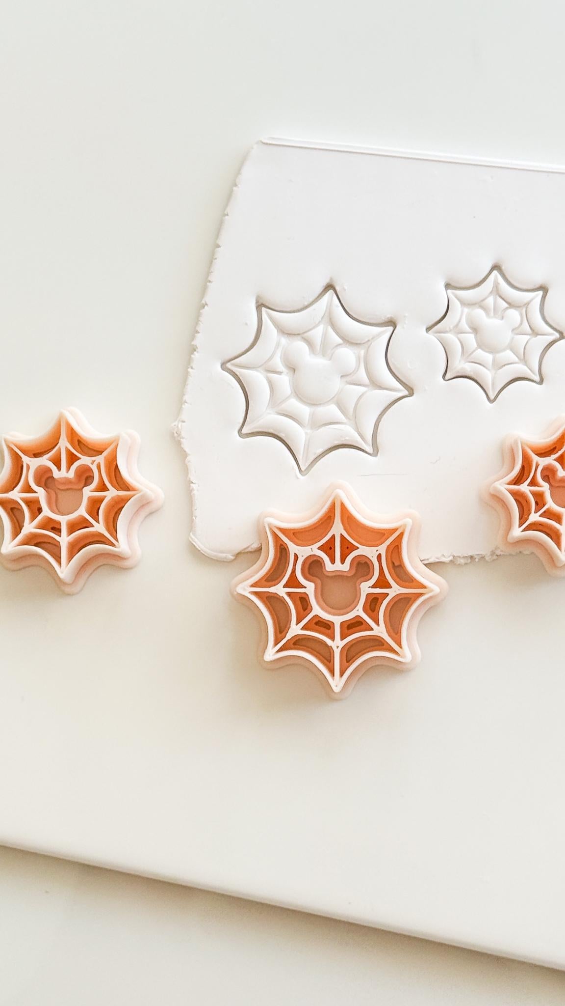 Mouse Web Cutter: Spider Web Halloween Shape for Polymer Clay