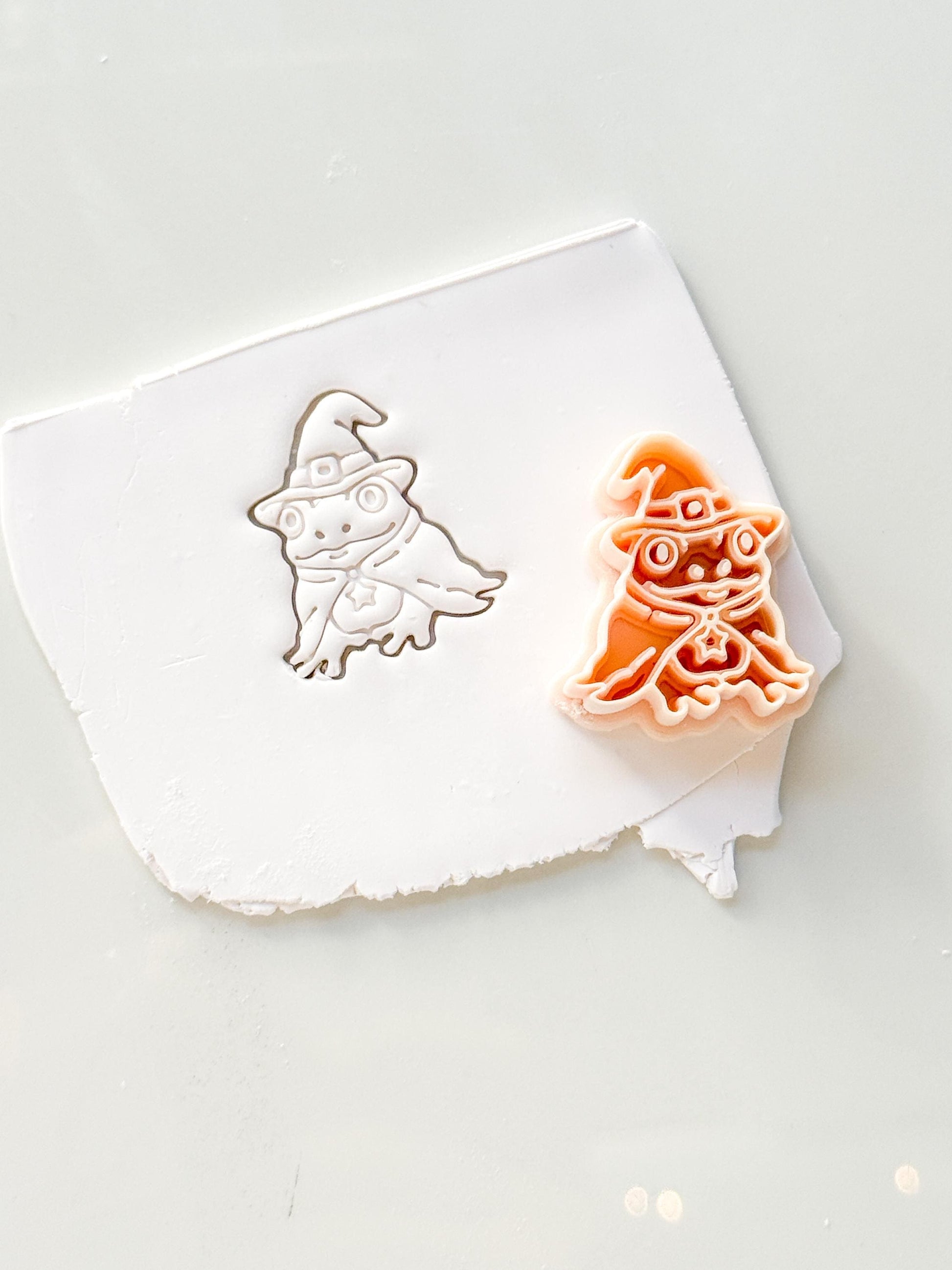 Witch Frog Cutter: Halloween Amphibian Character for Polymer Clay