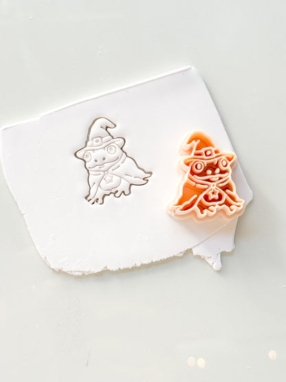 Witch Frog Cutter: Halloween Amphibian Character for Polymer Clay