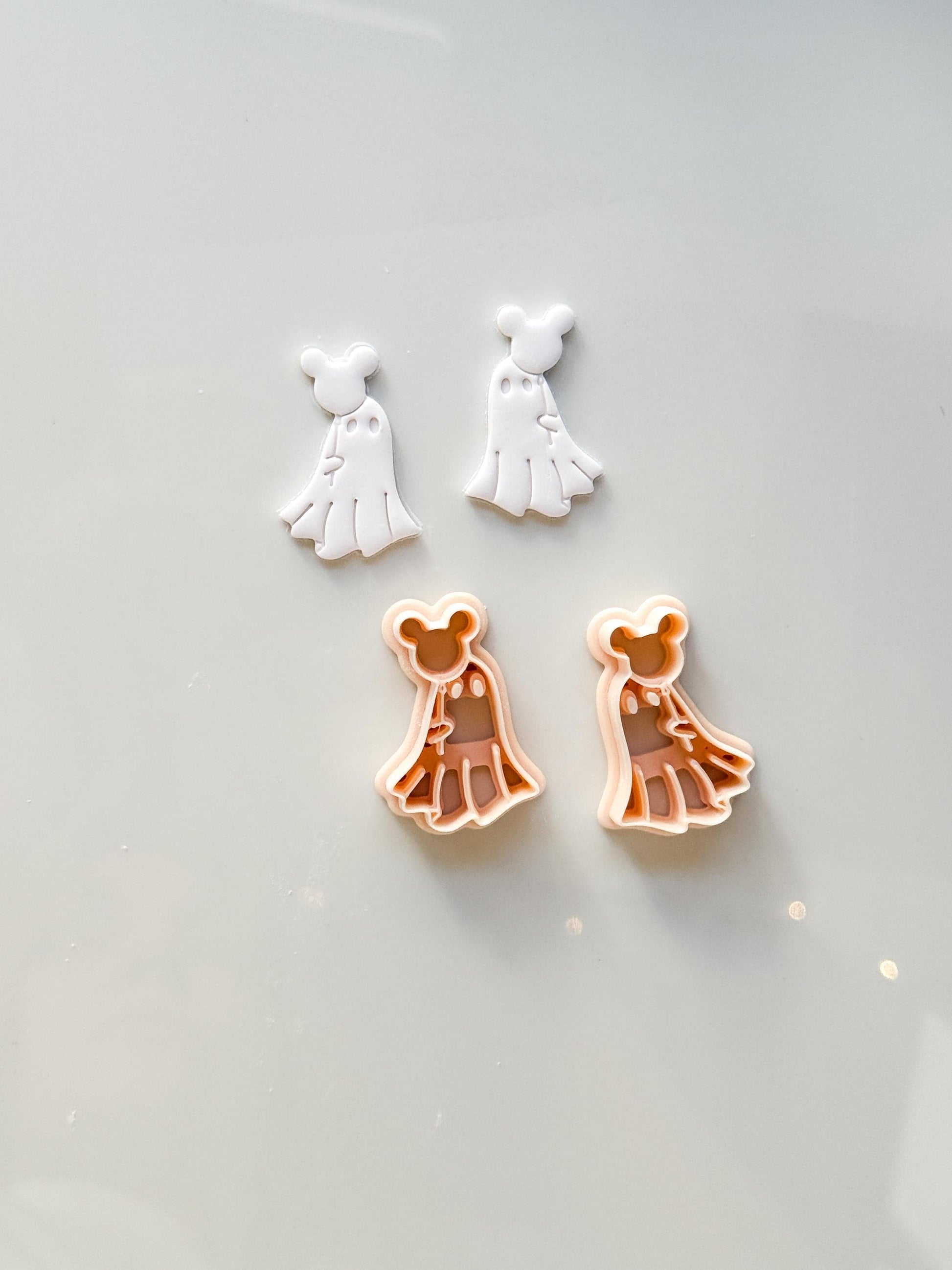 Mouse Balloon Ghost Cutter: Floating Halloween Character for Polymer Clay