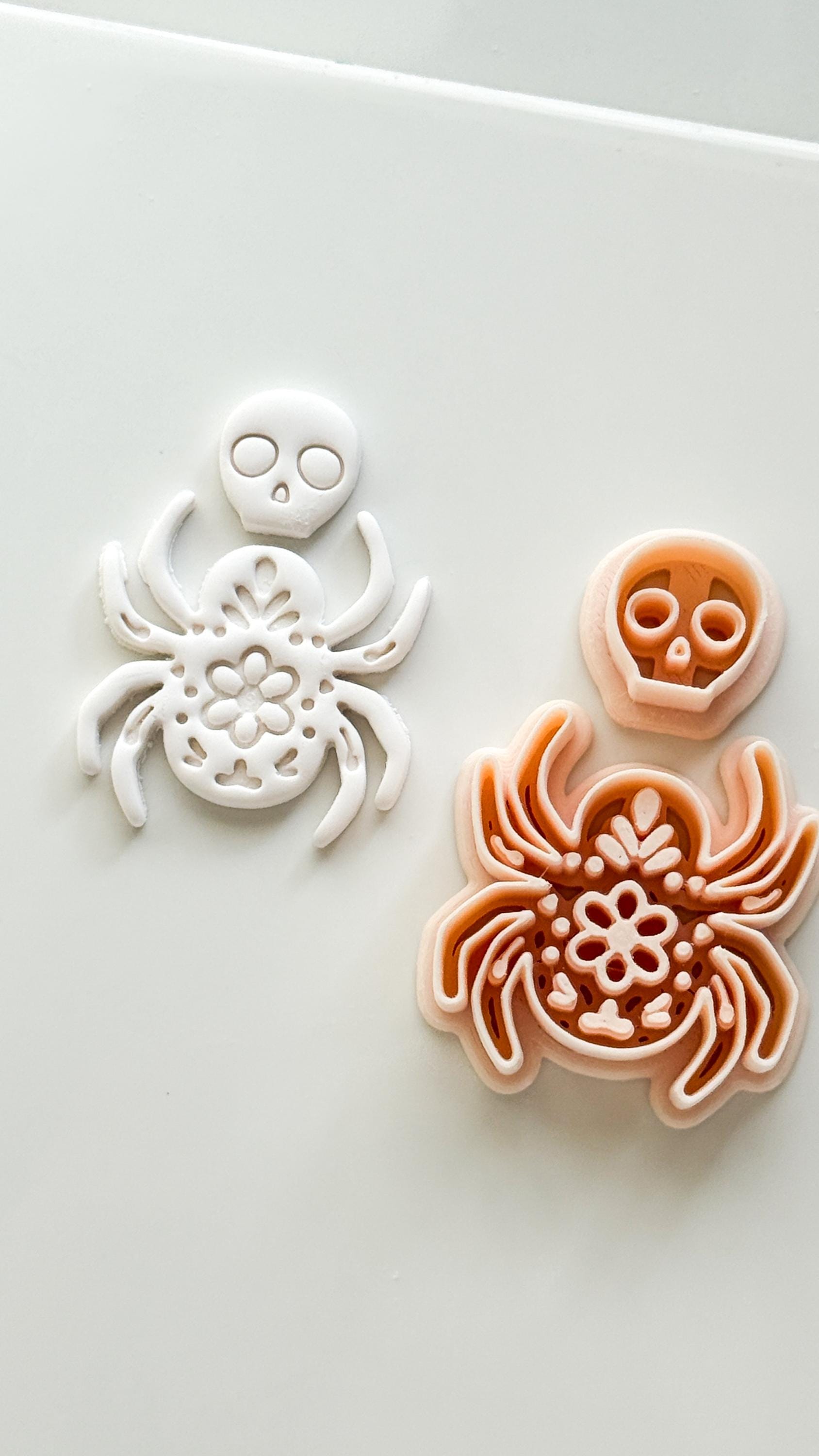 Bloom Spider Cutter: Floral Spider Halloween Design for Polymer Clay