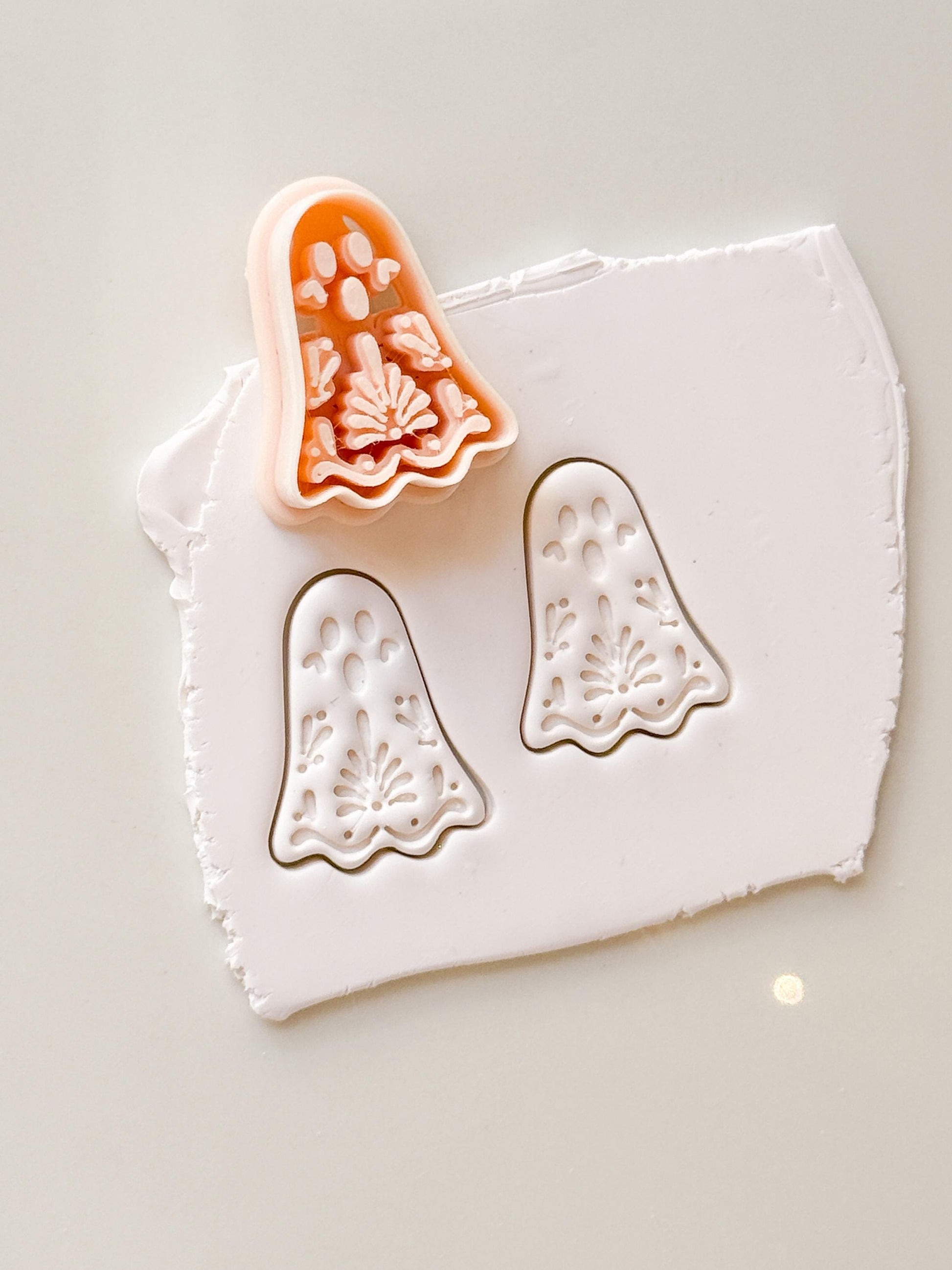Floral Ghost Cutter: Blooming Halloween Spirit for Polymer Clay