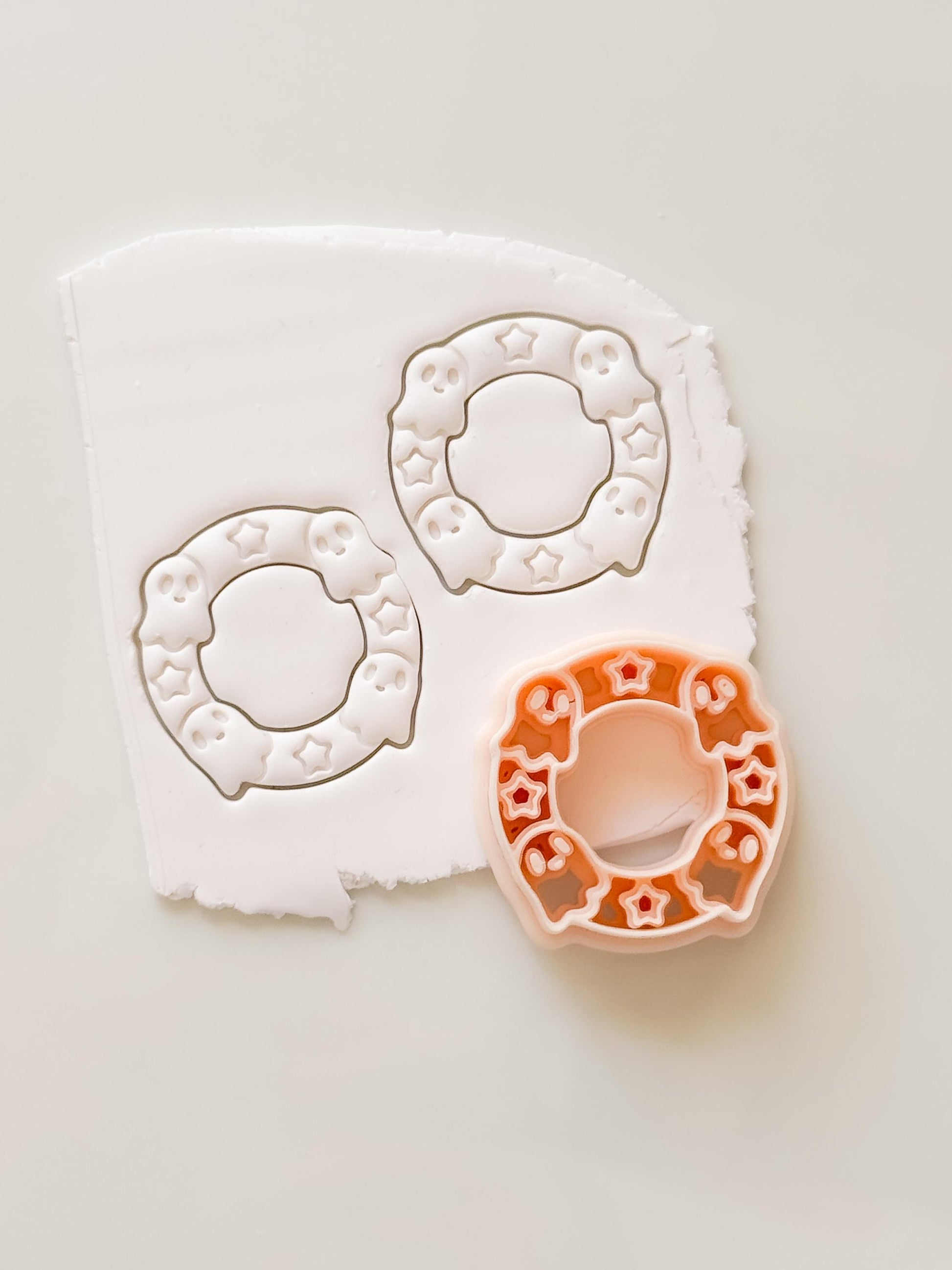 Cute Boo Wreath Cutter: Ghost Star Halloween Circle for Polymer Clay