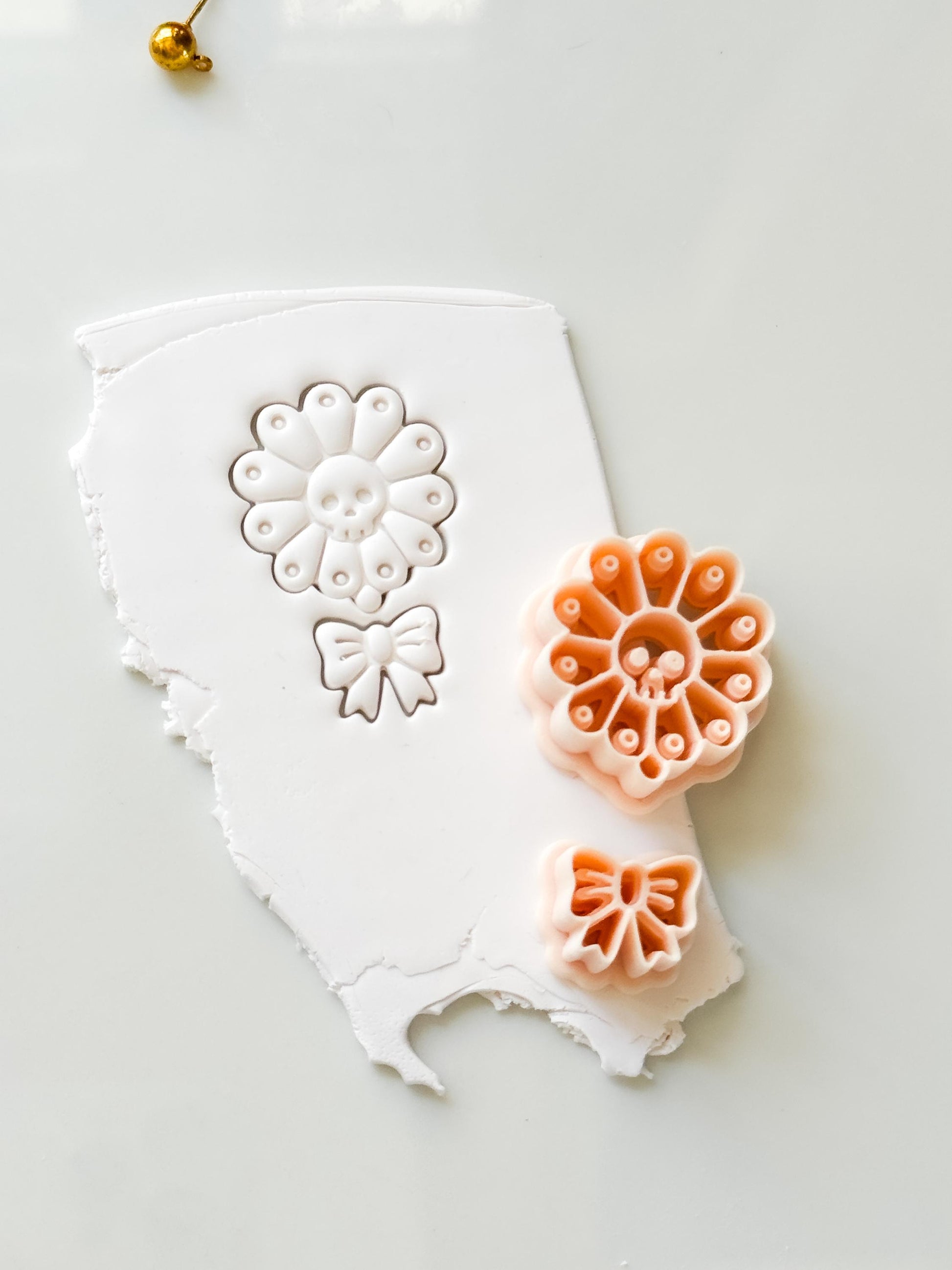 Skull Daisy Bow Cutter: Floral Halloween Dangle for Polymer Clay