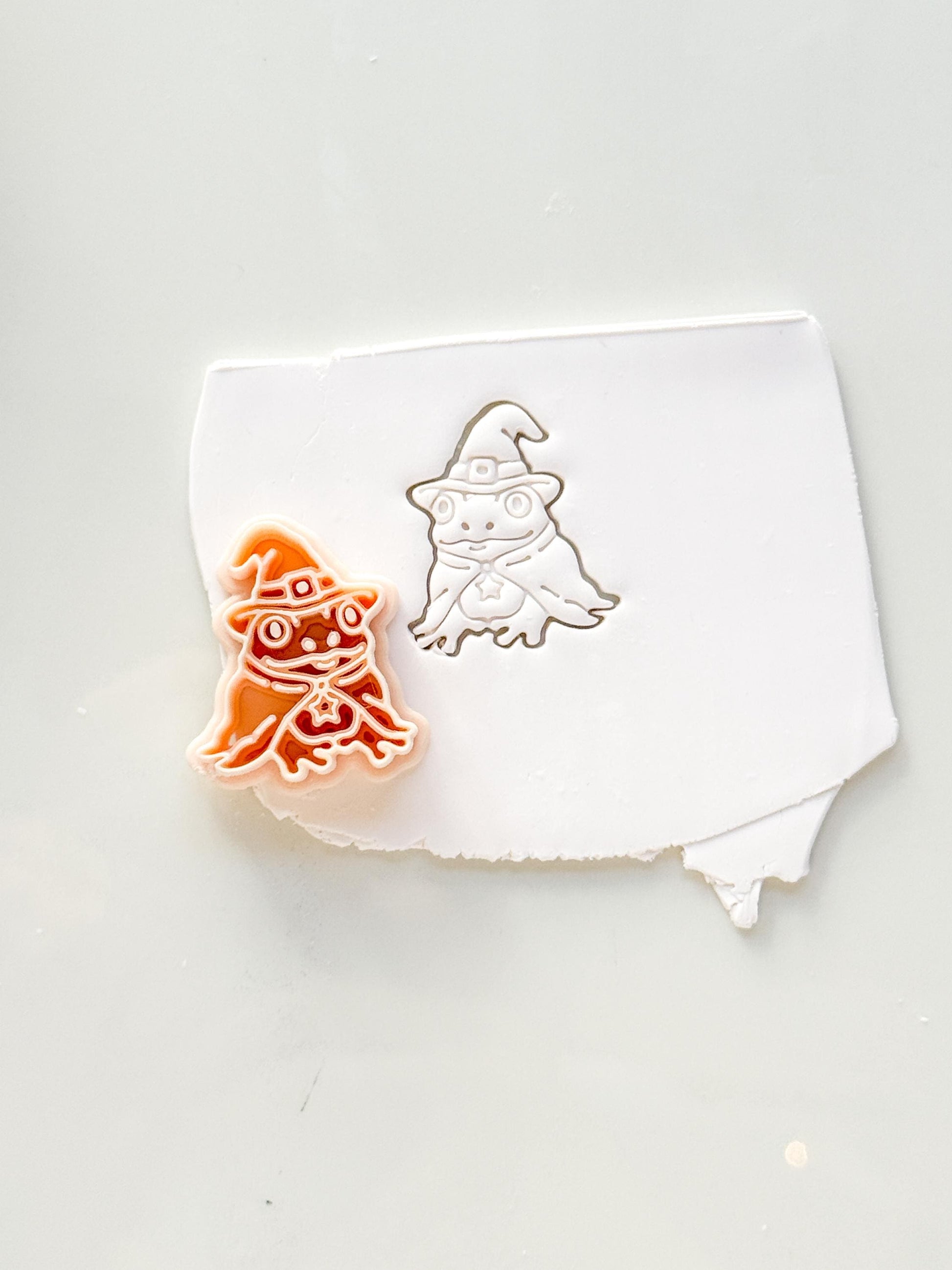 Witch Frog Cutter: Halloween Amphibian Character for Polymer Clay