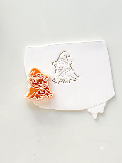 Witch Frog Cutter: Halloween Amphibian Character for Polymer Clay
