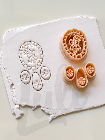 Candy Cane Ribbon Frame Cutter: Holiday Ornament Shape for Polymer Clay