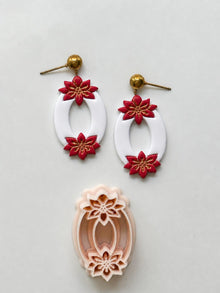 Poinsettia Oval Wreath Cutter: Holiday Floral Shape for Polymer Clay