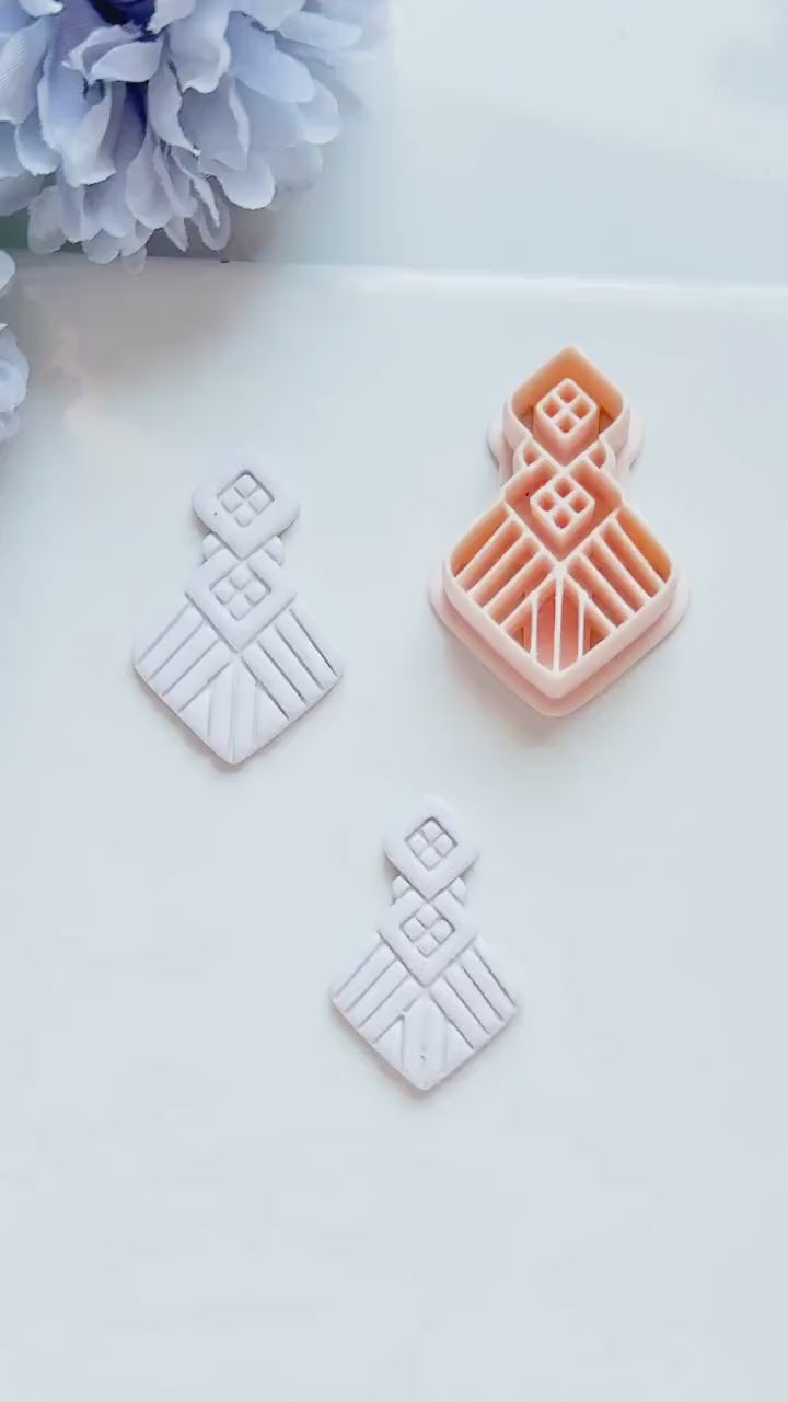 Alba Wren Polymer Clay Cutter: Geometric Ray Design for Earrings
